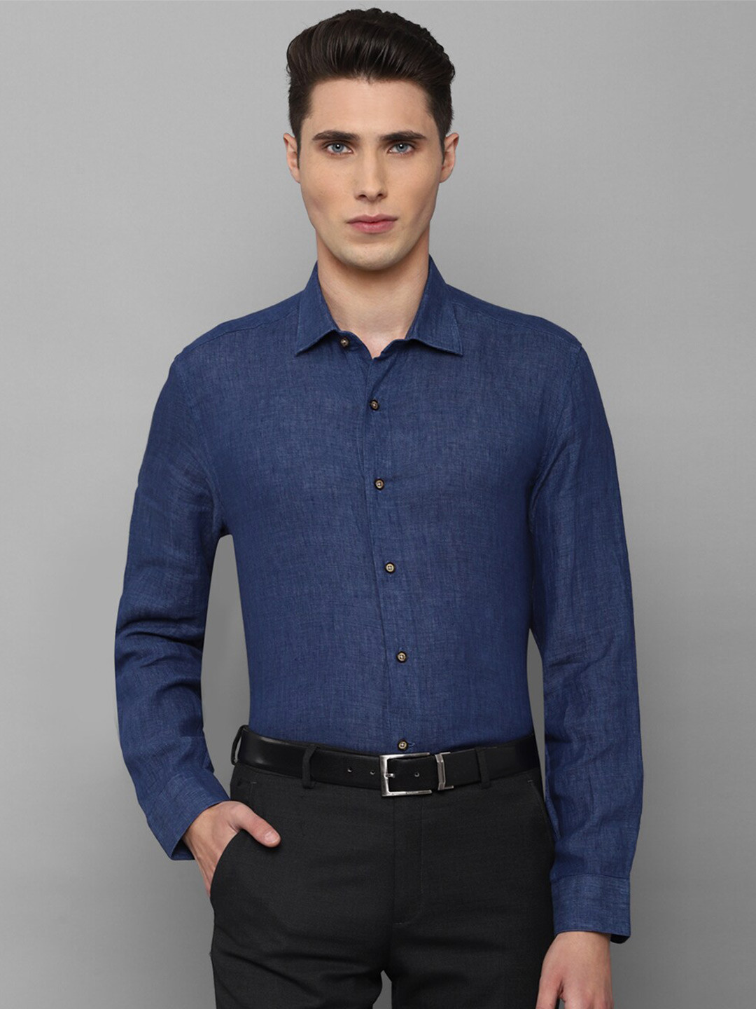 Luxure by Louis Philippe Men Navy Blue Slim Fit Formal Linen Shirt 
Luxure by Louis Philippe Men Navy Blue Slim Fit Formal Linen Shirt