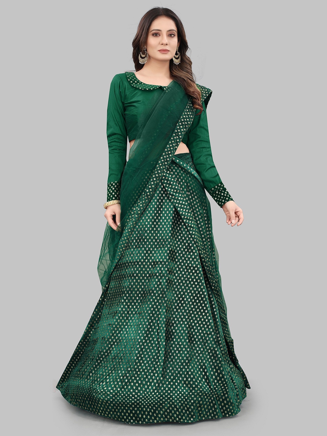 JSItaliya Women Green & Gold-Toned Semi-Stitched Lehenga & Unstitched Blouse With Dupatta
JSItaliya Women Green & Gold-Toned Semi-Stitched Lehenga & Unstitched Blouse With Dupatta
