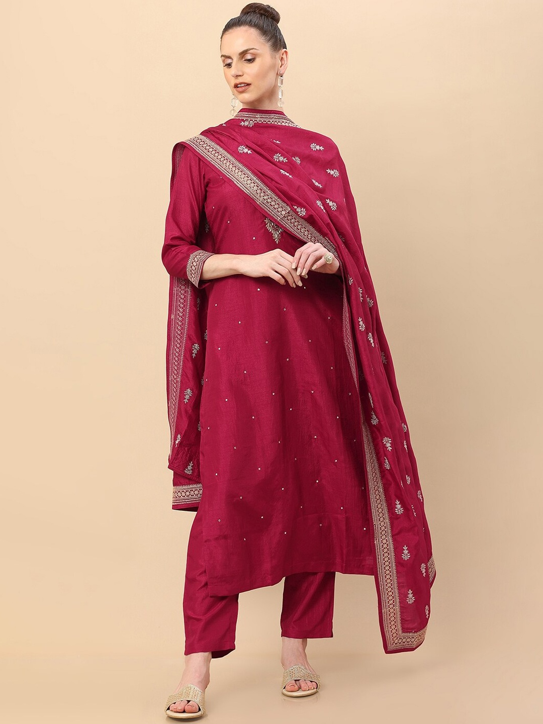 Soch Women Maroon Ethnic Motifs Embroidered Thread Work Pure Silk Kurta with Trousers & With Dupatta
Soch Women Maroon Ethnic Motifs Embroidered Thread Work Pure Silk Kurta with Trousers & With Dupatta