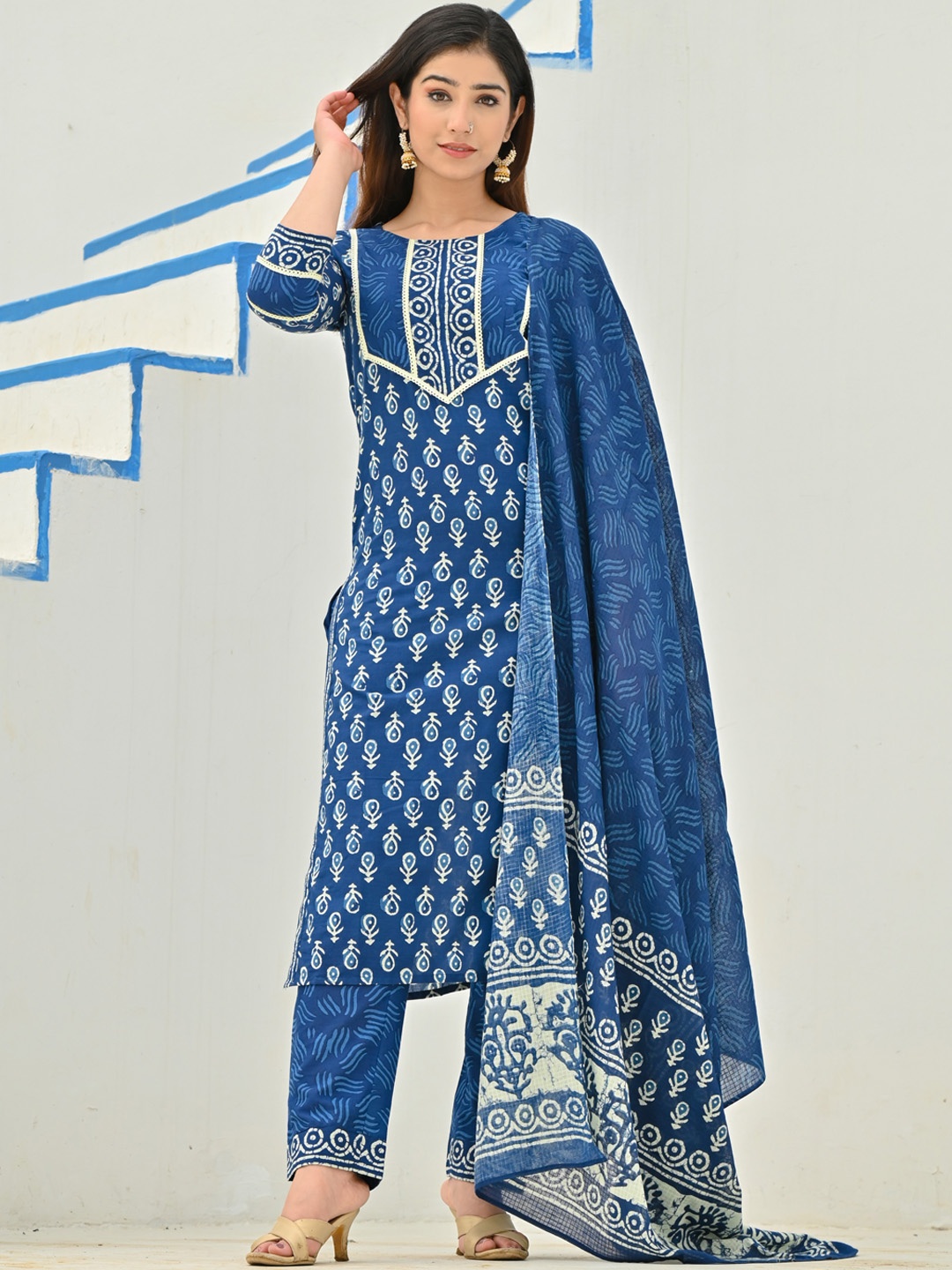 RangDeep Women Navy Blue Ethnic Motifs Printed Pure Cotton Kurta with Trousers & Dupatta
RangDeep Women Navy Blue Ethnic Motifs Printed Pure Cotton Kurta with Trousers & Dupatta