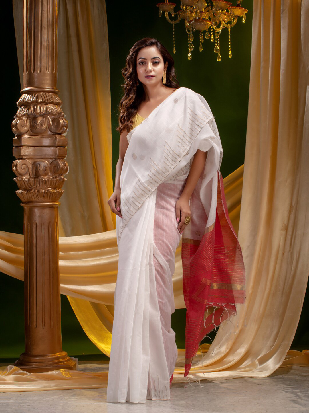 Mitera White & Red Woven Design Zari Silk Cotton Saree
Mitera White & Red Woven Design Zari Silk Cotton Saree