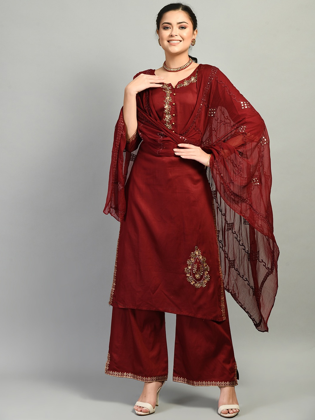 DesiNoor com Women Maroon Floral Embroidered Beads and Stones Kurta with Palazzos & With Dupatta
DesiNoor com Women Maroon Floral Embroidered Beads and Stones Kurta with Palazzos & With Dupatta