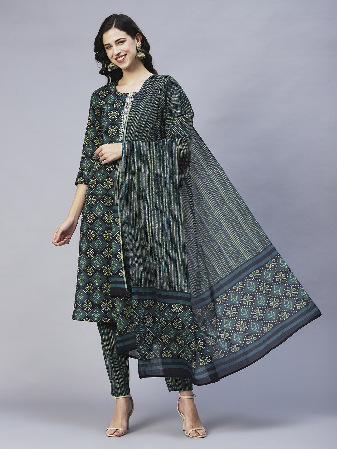 INDYES Women Green Ethnic Motifs Printed Pure Cotton Kurta with Trousers & With Dupatta
INDYES Women Green Ethnic Motifs Printed Pure Cotton Kurta with Trousers & With Dupatta