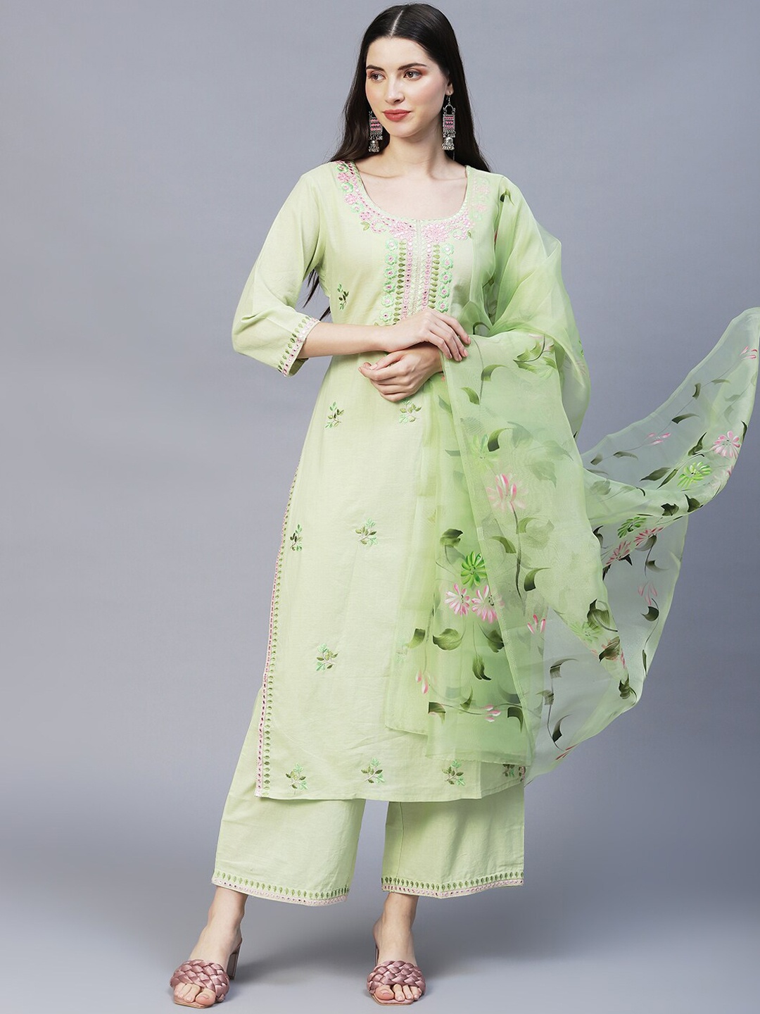 FASHOR Women Green Embroidered Mirror Work Pure Cotton Kurta with Palazzos & Dupatta
FASHOR Women Green Embroidered Mirror Work Pure Cotton Kurta with Palazzos & Dupatta