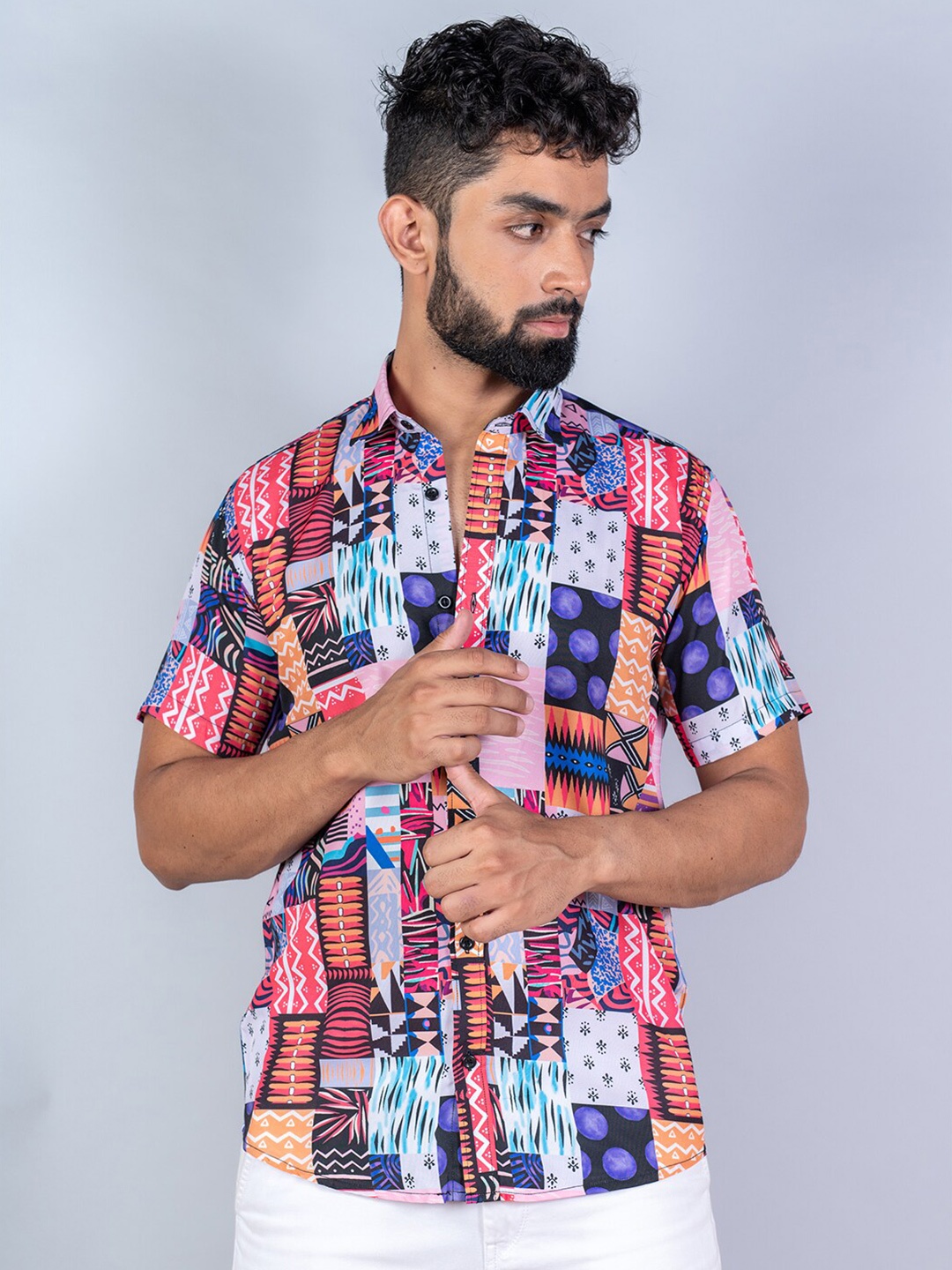 Tistabene Men Red & Blue Ethnic Motif Printed Spread Collar Short Sleeves Casual Shirt
Tistabene Men Red & Blue Ethnic Motif Printed Spread Collar Short Sleeves Casual Shirt