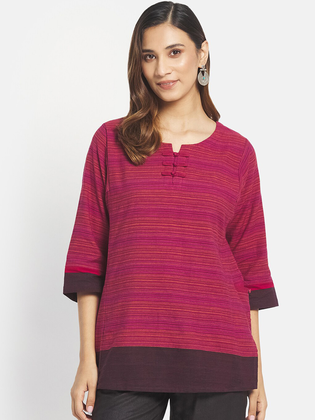 Fabindia Women Maroon Flared Sleeves Kurta 
Fabindia Women Maroon Flared Sleeves Kurta