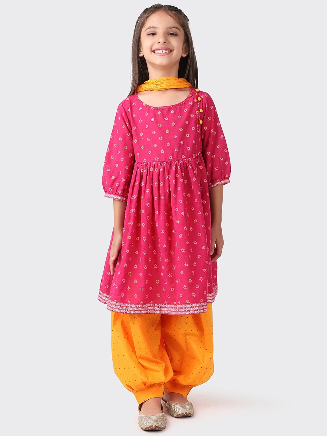 Fabindia Girls Magenta Floral Printed Empire Pure Cotton Kurta with Patiala & With Dupatta
Fabindia Girls Magenta Floral Printed Empire Pure Cotton Kurta with Patiala & With Dupatta