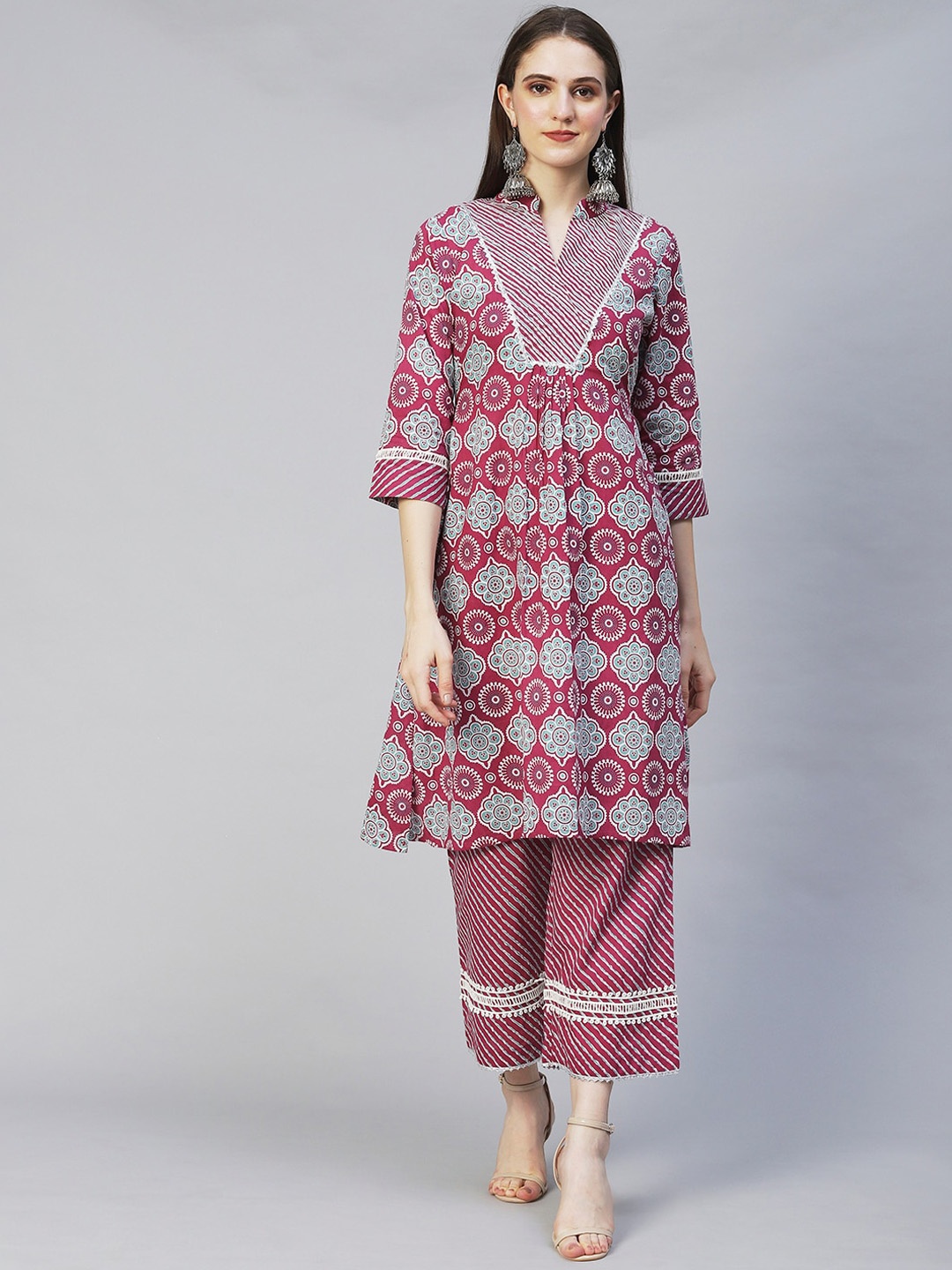 FASHOR Women Purple Ethnic Motifs Printed Pleated Gotta Patti Pure Cotton Kurta with Palazzos & With Dupatta
FASHOR Women Purple Ethnic Motifs Printed Pleated Gotta Patti Pure Cotton Kurta with Palazzos & With Dupatta