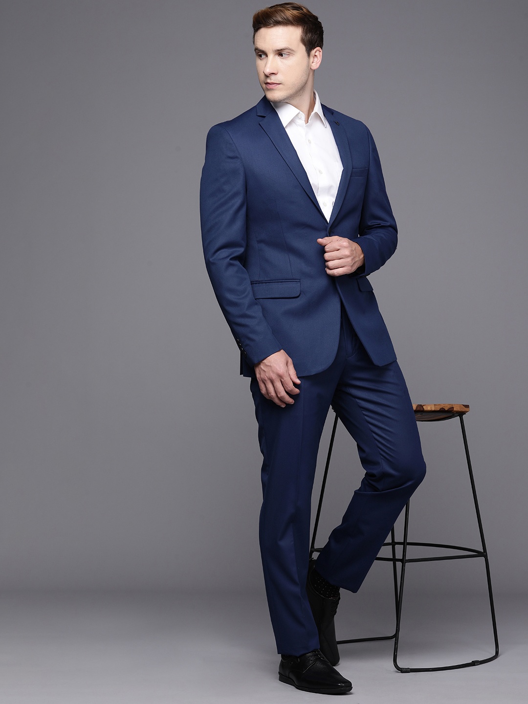 Raymond Men Slim Fit Self-Design Textured Notched Lapel Single-Breasted Formal Suit, Blue
Raymond Men Slim Fit Self-Design Textured Notched Lapel Single-Breasted Formal Suit, Blue