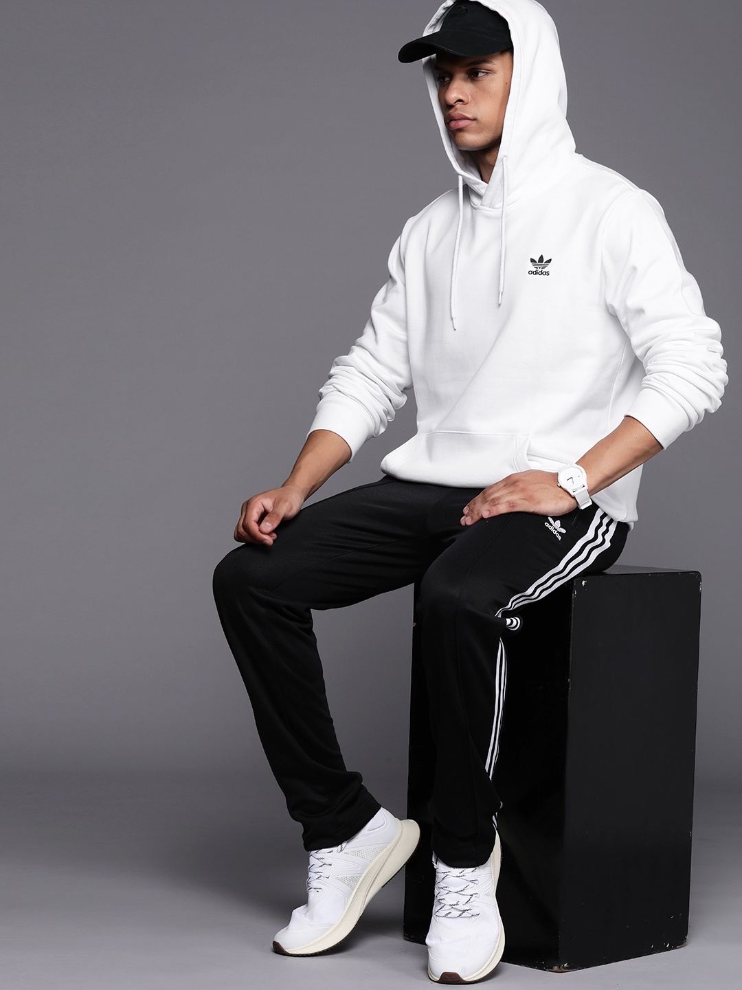 ADIDAS Originals Sustainable Pure Cotton Trefoil Essentials Hooded Sweatshirt, White
ADIDAS Originals Sustainable Pure Cotton Trefoil Essentials Hooded Sweatshirt, White
