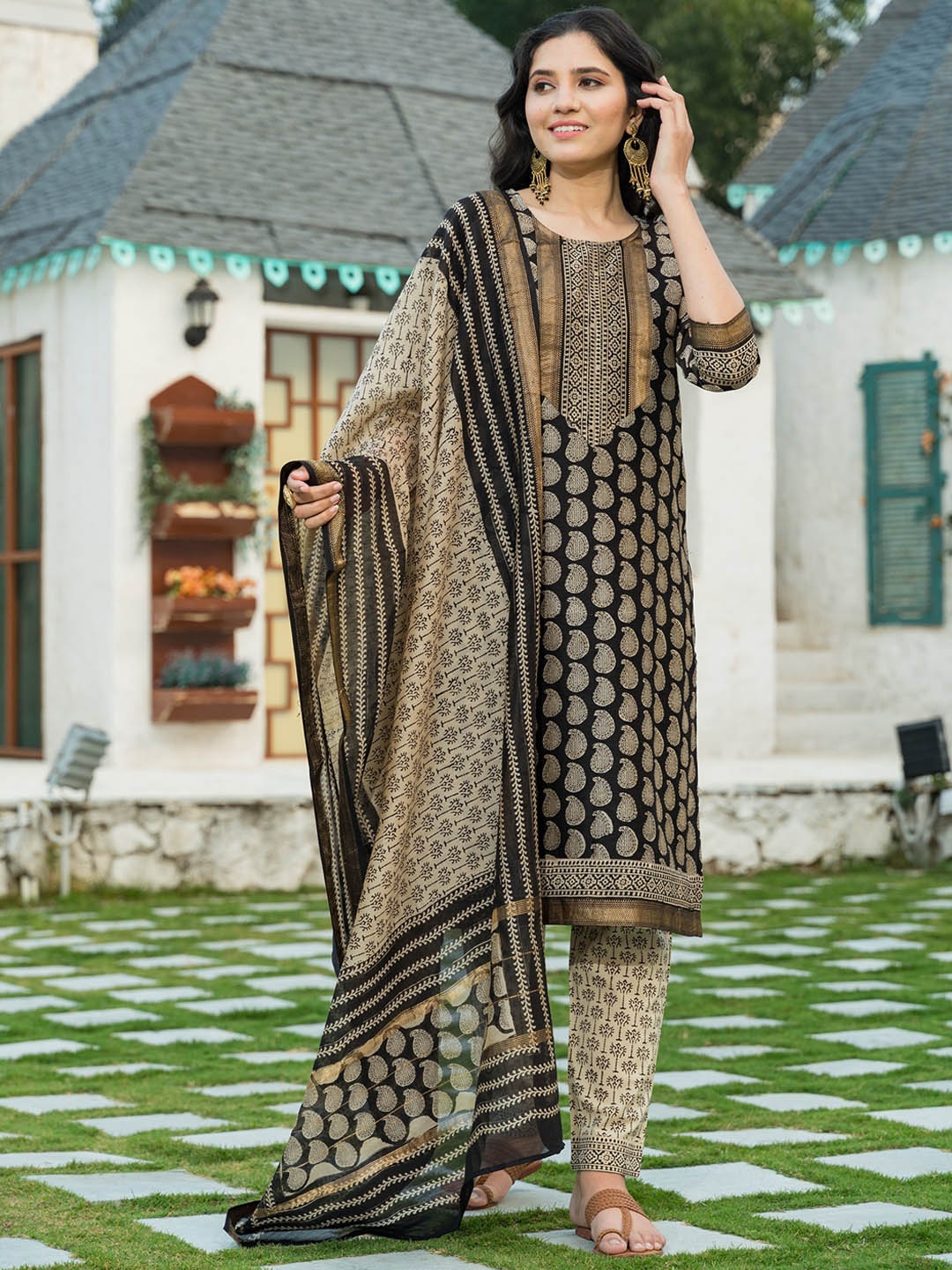 PHEETA Women Black Paisley Printed Patchwork Pure Cotton Kurta with Trousers & With Dupatta
PHEETA Women Black Paisley Printed Patchwork Pure Cotton Kurta with Trousers & With Dupatta