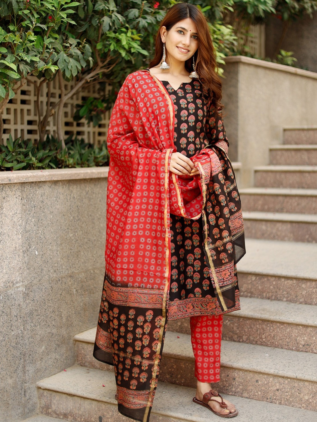 PHEETA Women Black Ethnic Motifs Printed Pure Cotton Kurta with Trousers & With Dupatta
PHEETA Women Black Ethnic Motifs Printed Pure Cotton Kurta with Trousers & With Dupatta