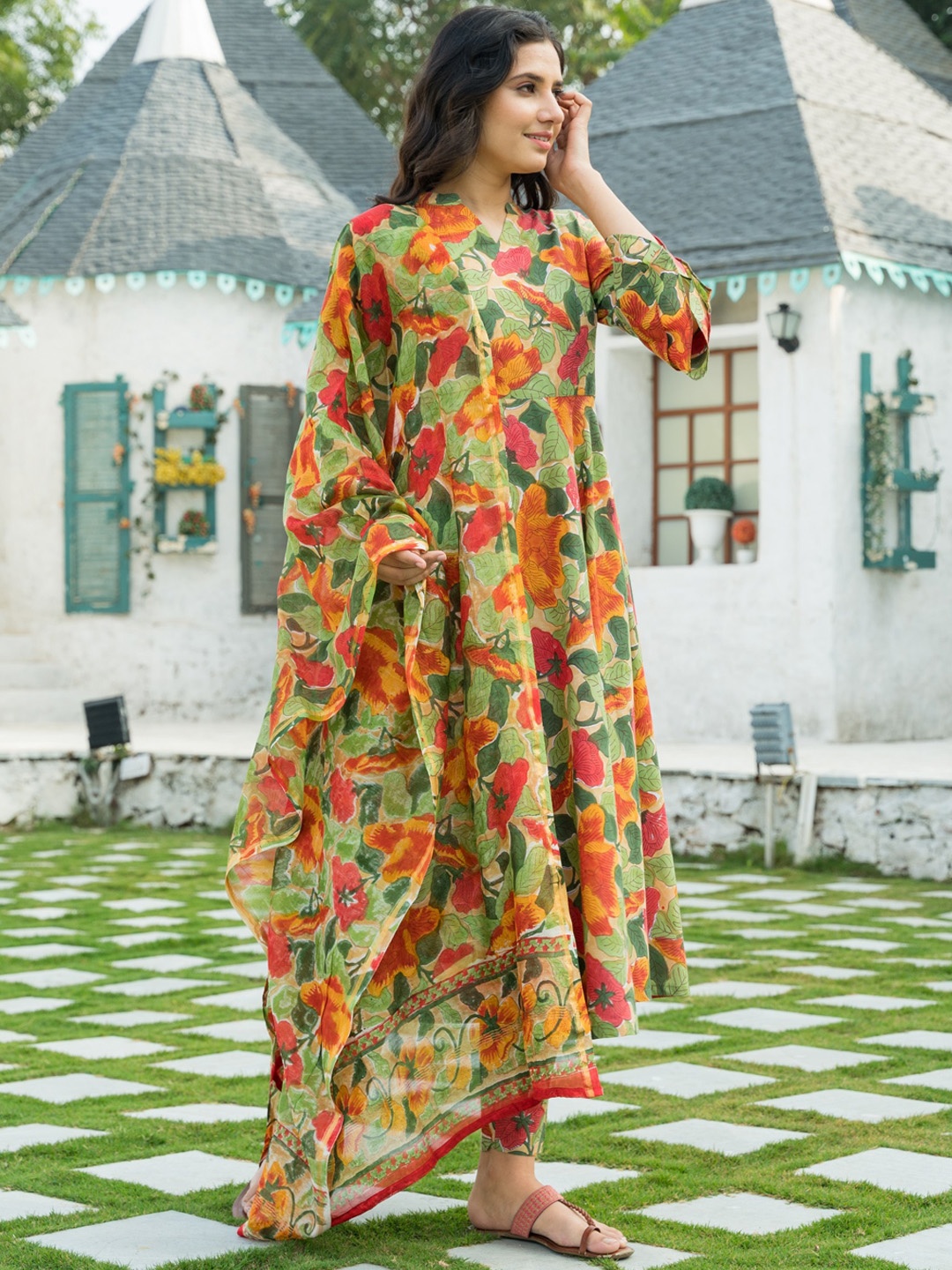 PHEETA Women Green Floral Printed Layered Pure Cotton Kurta with Trousers & With Dupatta
PHEETA Women Green Floral Printed Layered Pure Cotton Kurta with Trousers & With Dupatta