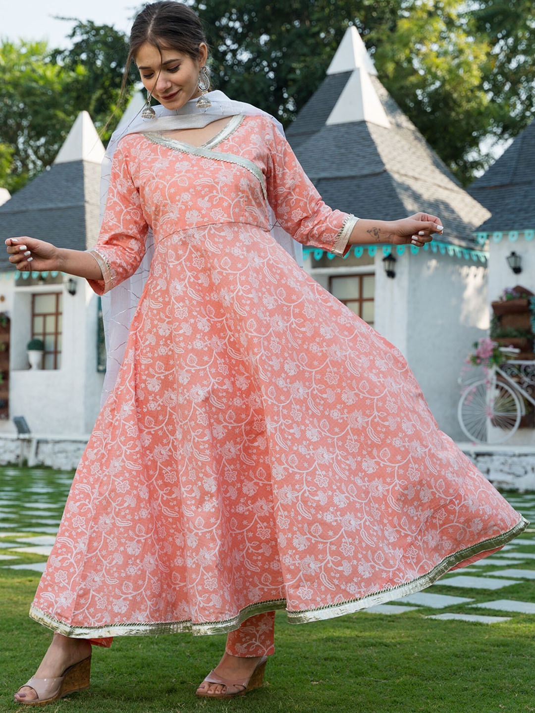 PHEETA Women Peach-Coloured Floral Printed Angrakha Gotta Patti Pure Cotton Kurta with Trousers & With
PHEETA Women Peach-Coloured Floral Printed Angrakha Gotta Patti Pure Cotton Kurta with Trousers & With