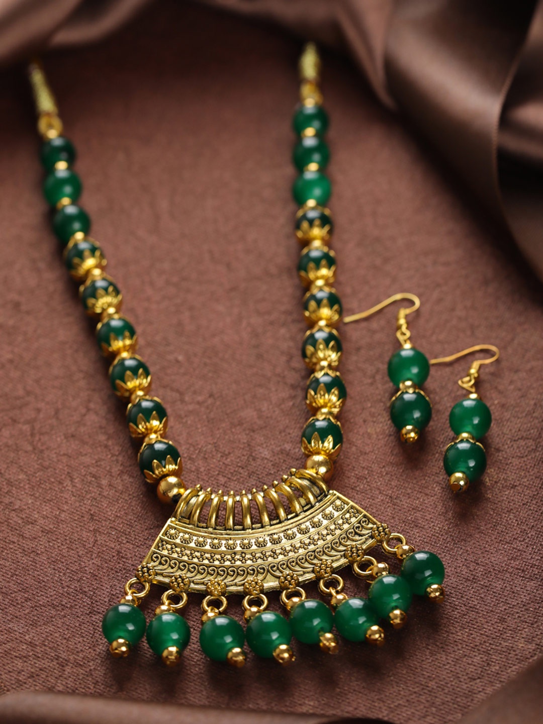 Priyaasi Gold-Plated Pearl Beaded Jewellery Set