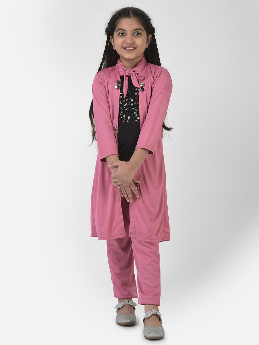 Elendra jeans Girls Pink & Black Embellished Cotton T-shirt with Trousers & With Shrug
Elendra jeans Girls Pink & Black Embellished Cotton T-shirt with Trousers & With Shrug
