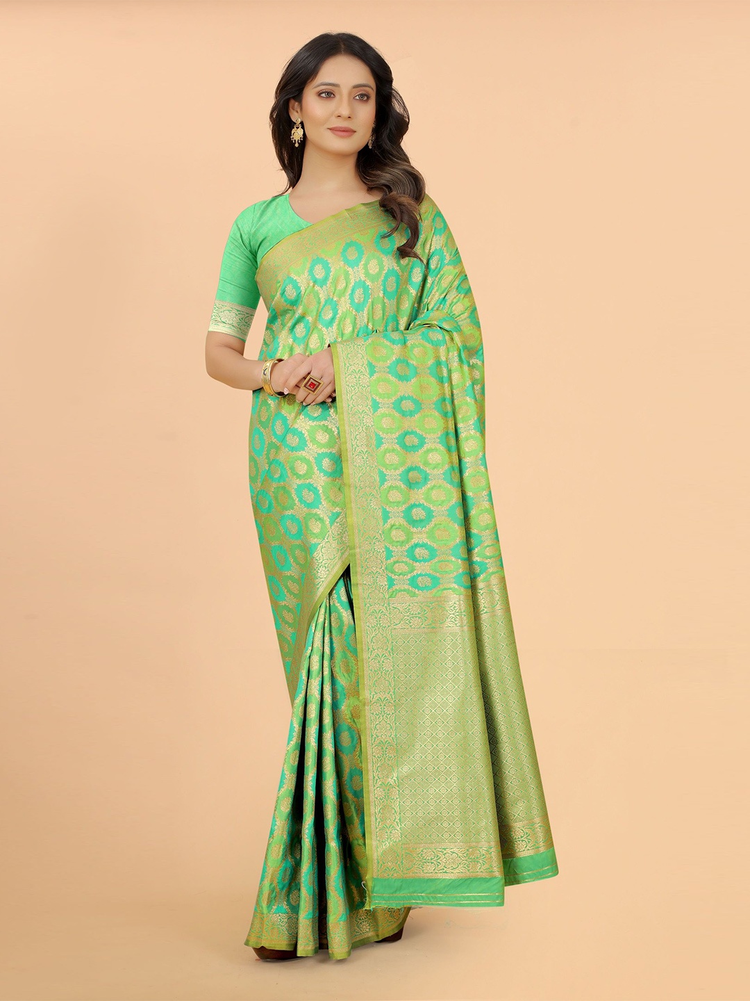 VSaree Lime Green & Gold-Toned Woven Design Silk Blend Saree With Unstitched Blouse Piece
VSaree Lime Green & Gold-Toned Woven Design Silk Blend Saree With Unstitched Blouse Piece