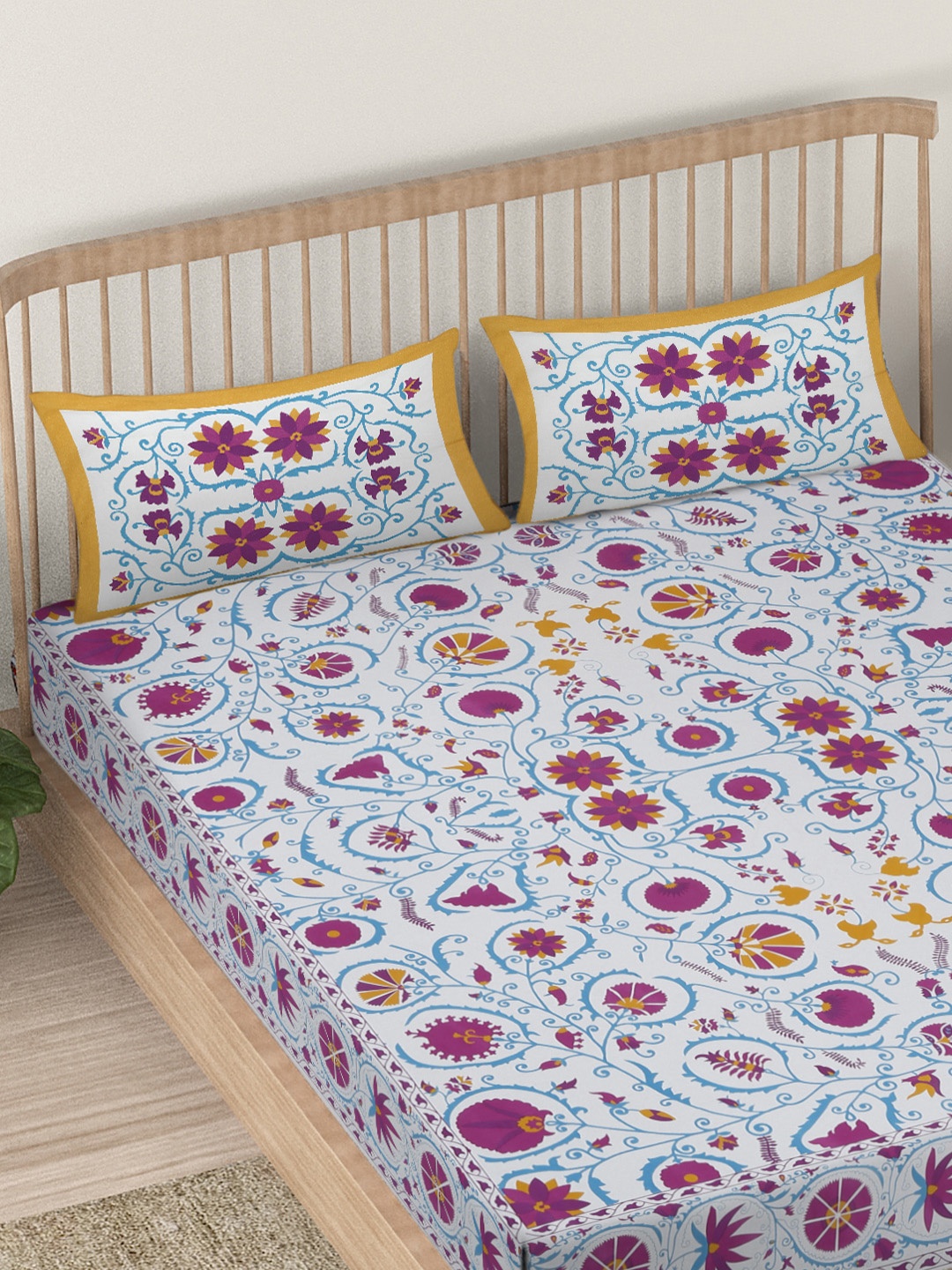 EK BY EKTA KAPOOR Indian Kitsch White & Pink 120 TC Cotton King Bedsheet 2 Pillow Covers
EK BY EKTA KAPOOR Indian Kitsch White & Pink 120 TC Cotton King Bedsheet 2 Pillow Covers