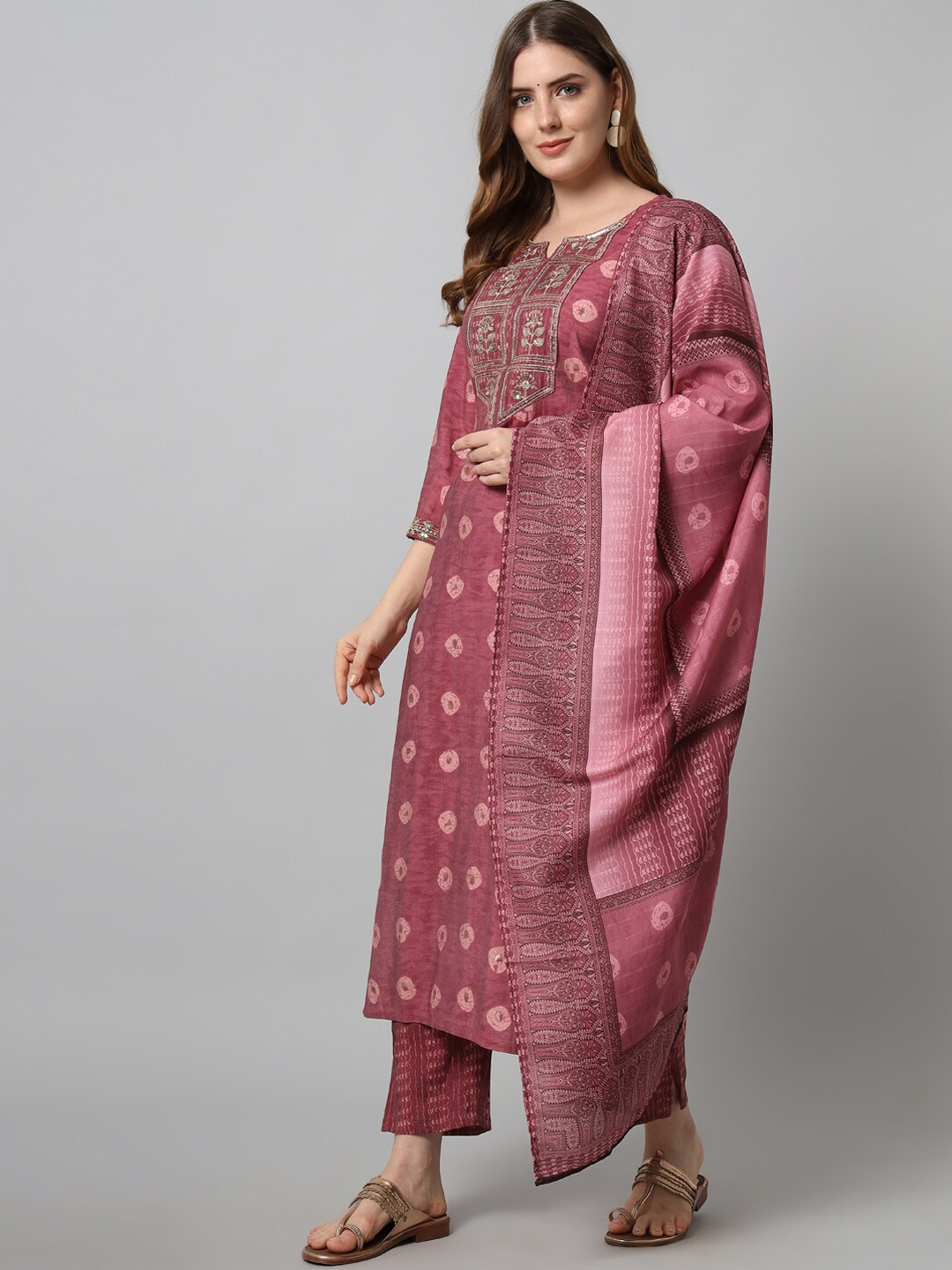 Silai Bunai Women Burgundy Ethnic Motifs Yoke Design Kurta with Trousers & With Dupatta
Silai Bunai Women Burgundy Ethnic Motifs Yoke Design Kurta with Trousers & With Dupatta
