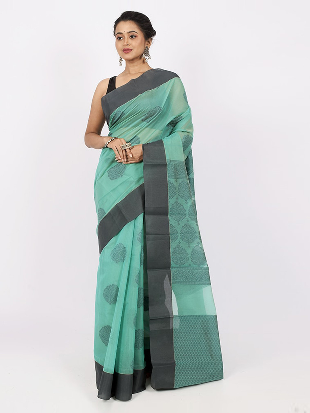 AllSilks Green Floral Pure Cotton Saree 
AllSilks Green Floral Pure Cotton Saree