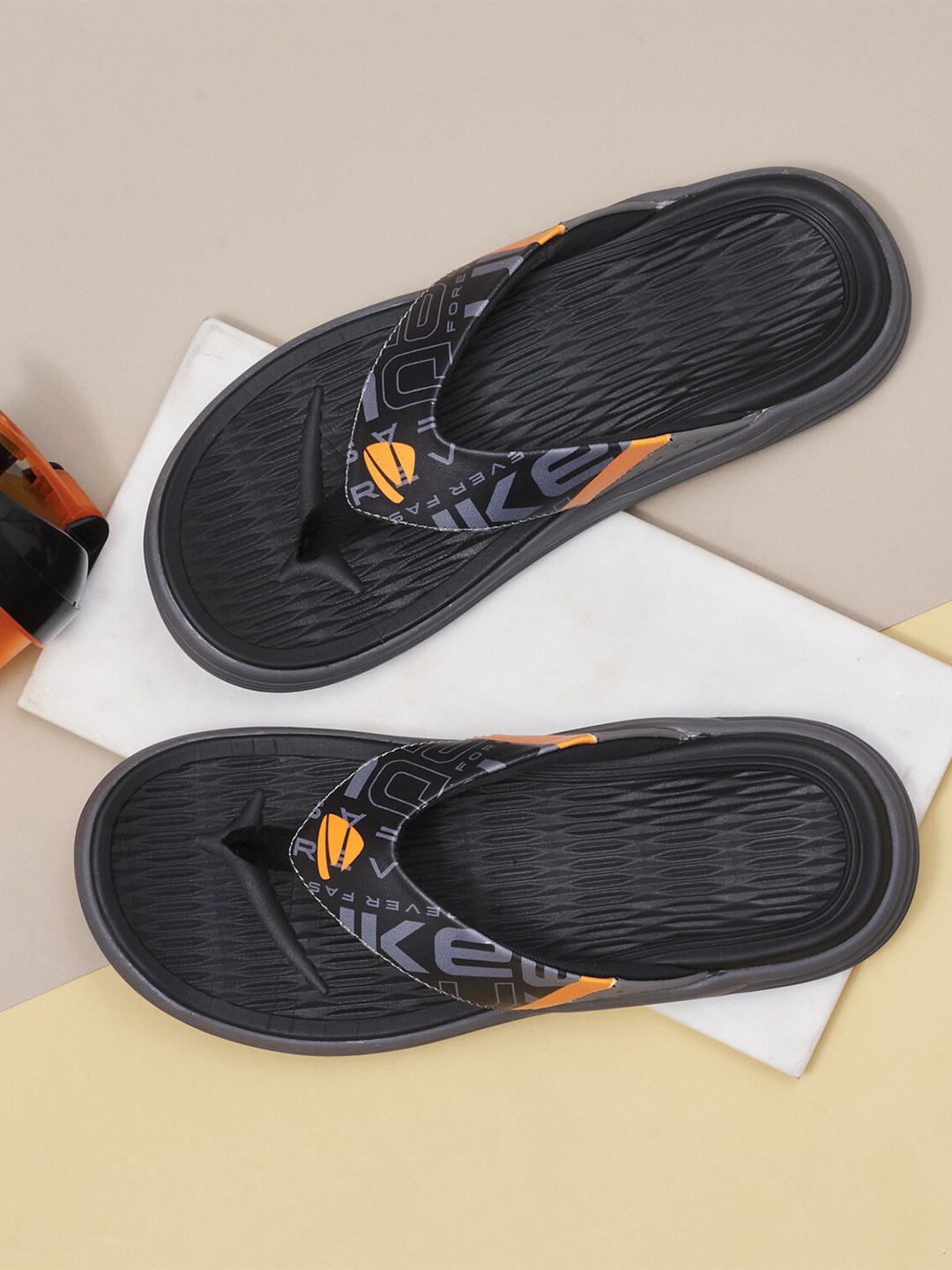 Duke Men Black & Grey Printed Thong Flip-Flops