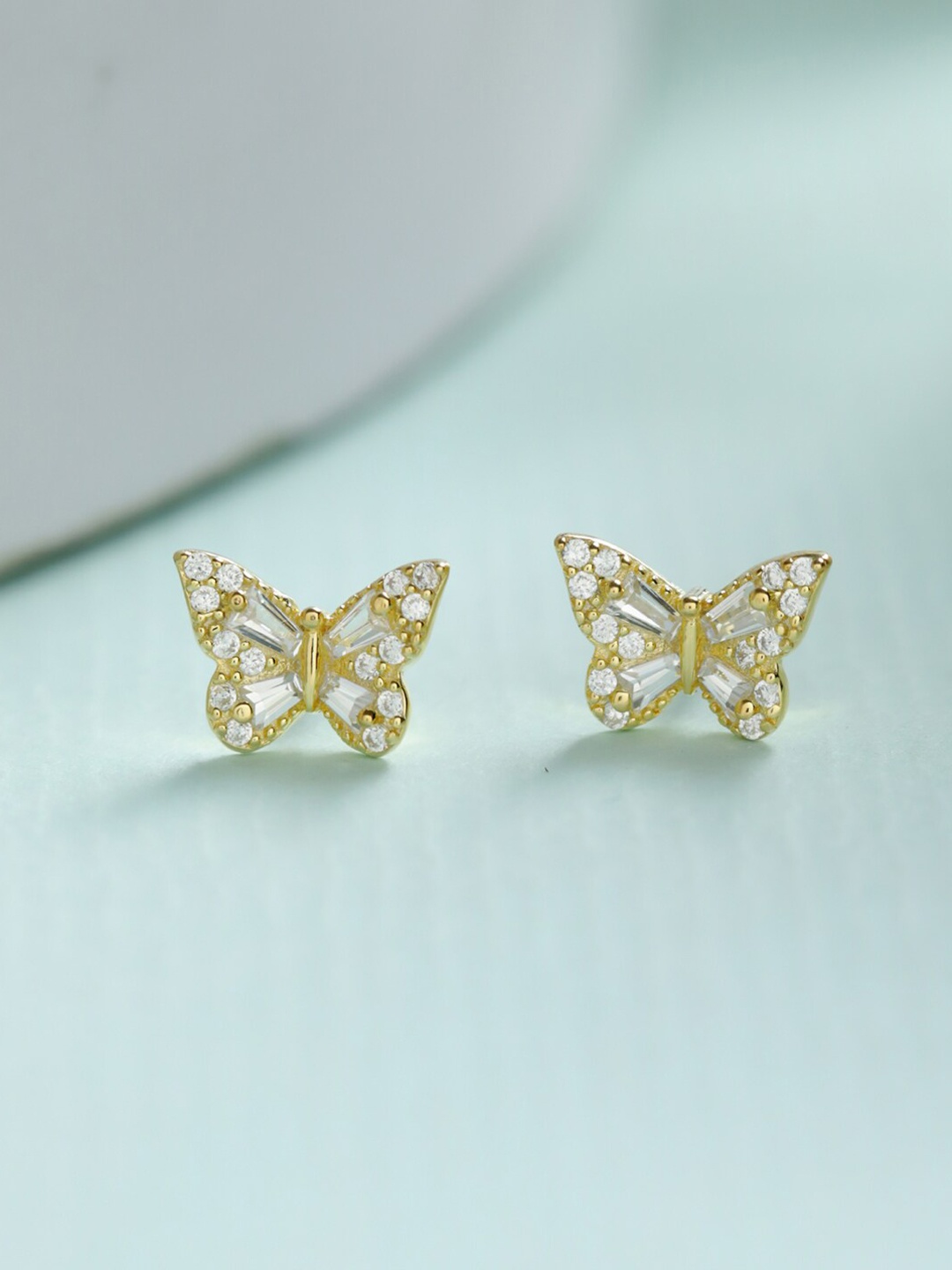 SHEER by Priyaasi 925 Sterling Silver Gold-Plated American Diamond Contemporary Studs
SHEER by Priyaasi 925 Sterling Silver Gold-Plated American Diamond Contemporary Studs