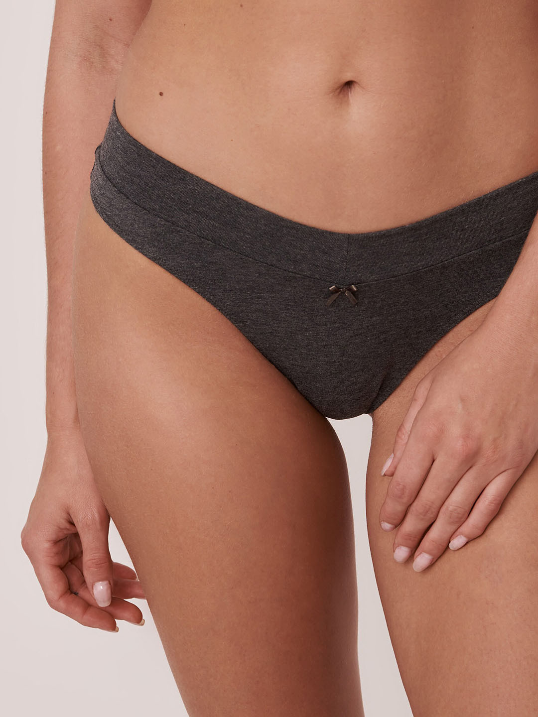 La Vie en Rose Women Grey Solid Thong Briefs20100192-00026 
La Vie en Rose Women Grey Solid Thong Briefs20100192-00026