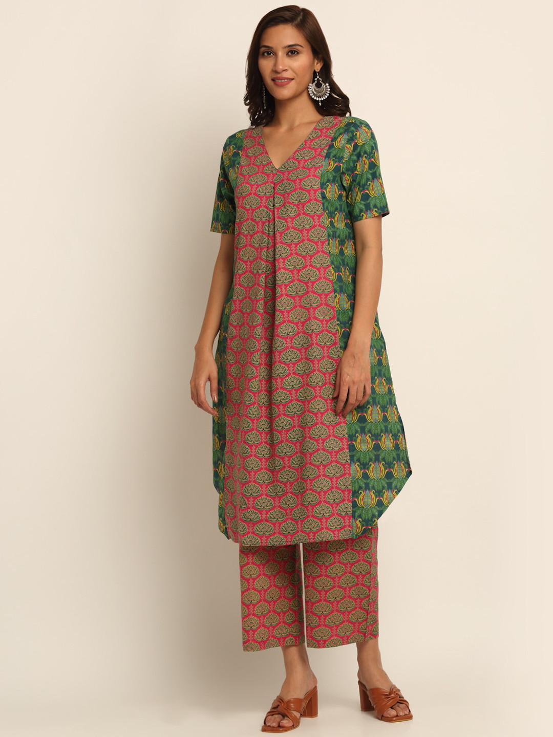 EK BY EKTA KAPOOR Women Pink & Green Floral Print Flared Panelled Pure Cotton Kurta 
EK BY EKTA KAPOOR Women Pink & Green Floral Print Flared Panelled Pure Cotton Kurta