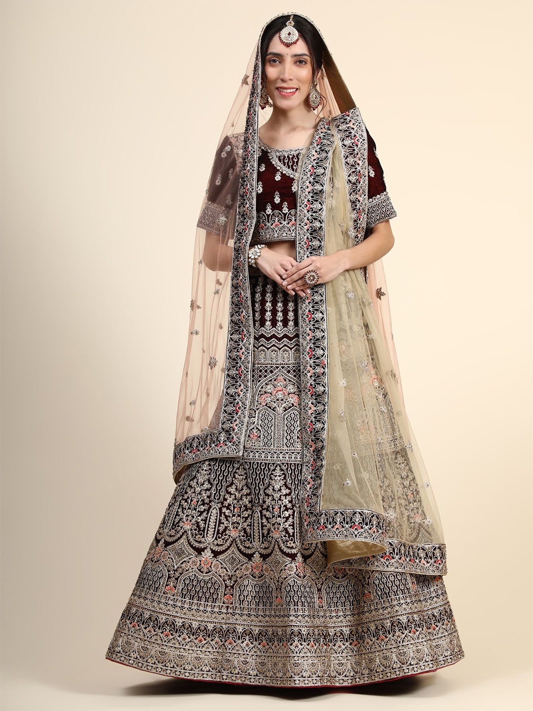 Phenav Maroon & Peach-Coloured Embroidered Thread Work Ready to Wear Lehenga & Blouse With Dupatta
Phenav Maroon & Peach-Coloured Embroidered Thread Work Ready to Wear Lehenga & Blouse With Dupatta