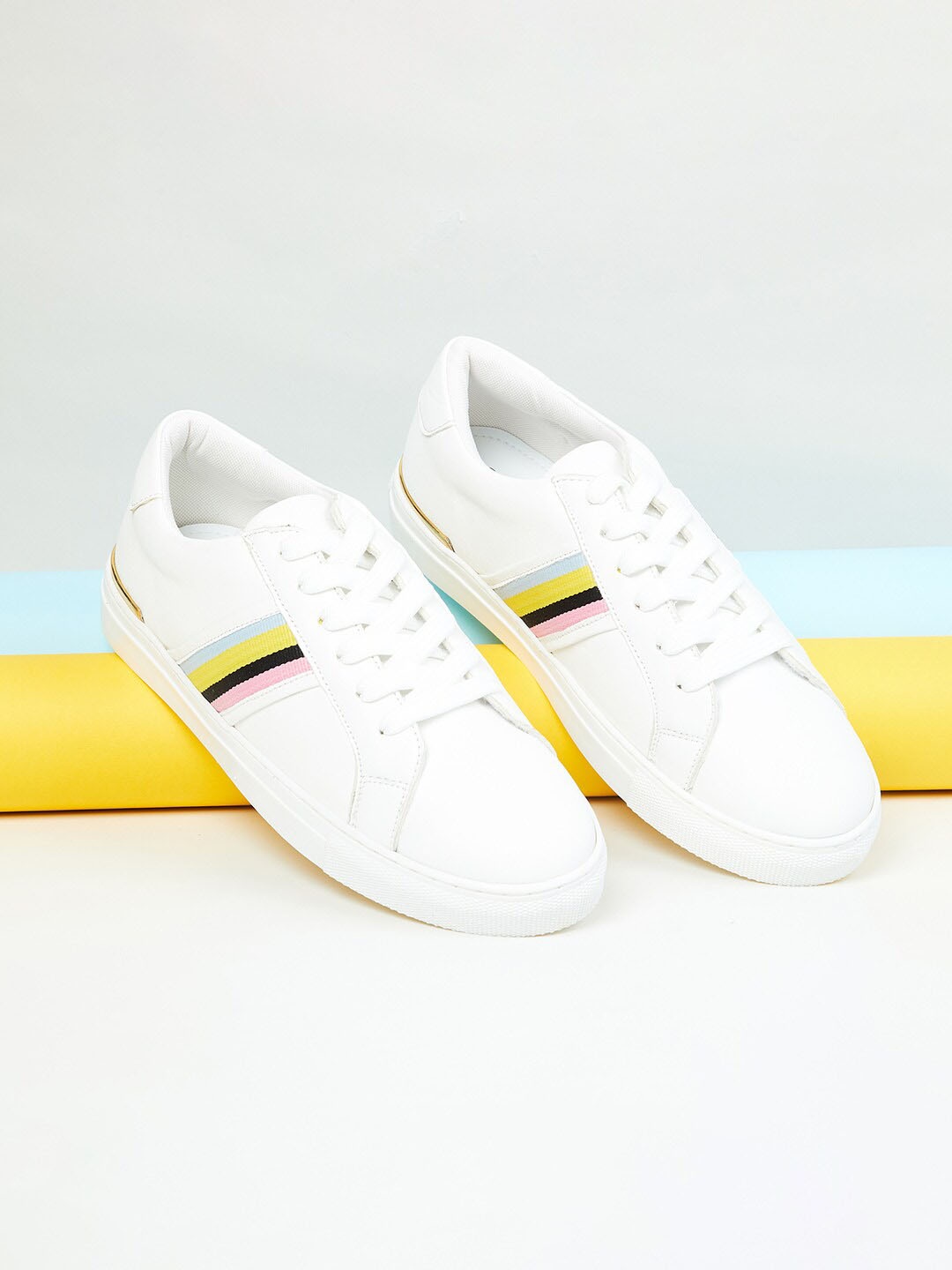max Women White Solid Sneakers