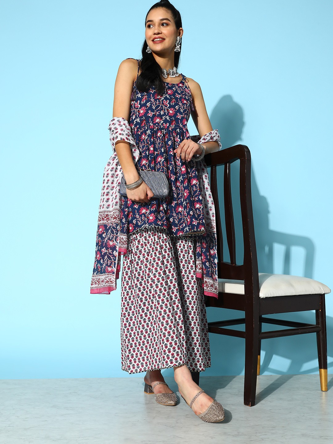 Prakrti Women Navy Blue Floral Printed Pleated Pure Cotton Kurti with Sharara & With Dupatta
Prakrti Women Navy Blue Floral Printed Pleated Pure Cotton Kurti with Sharara & With Dupatta