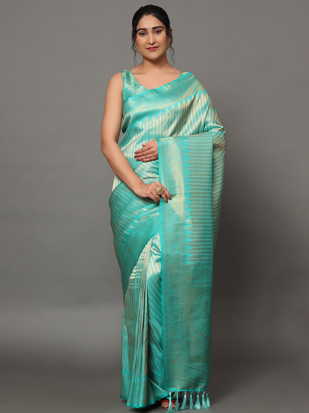 Ekta Textiles Women Turquoise Blue & Gold-Toned Woven Design Zari Pure Silk Banarasi Saree
Ekta Textiles Women Turquoise Blue & Gold-Toned Woven Design Zari Pure Silk Banarasi Saree