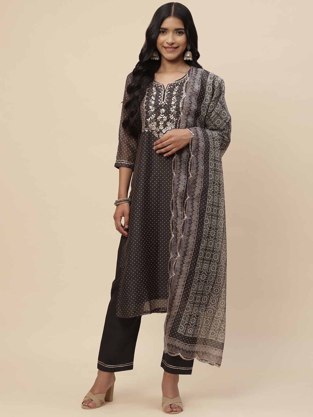 Meena Bazaar Women Brown Floral Printed Thread Work Chanderi Silk Kurta with Trousers & With Dupatta
Meena Bazaar Women Brown Floral Printed Thread Work Chanderi Silk Kurta with Trousers & With Dupatta