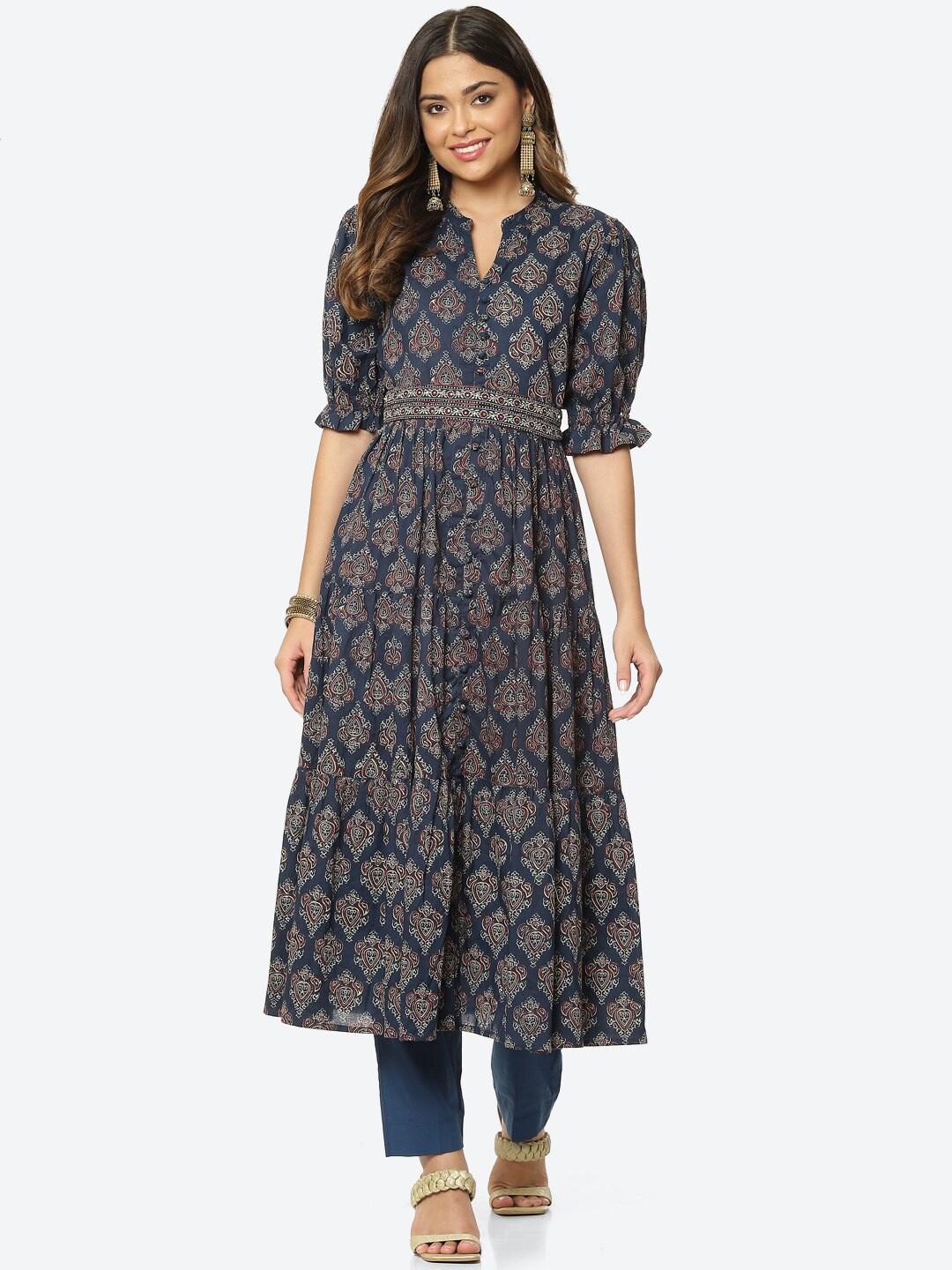 Meena Bazaar Women Blue Ethnic Motifs Printed Pure Cotton Keyhole Neck Anarkali Kurta
Meena Bazaar Women Blue Ethnic Motifs Printed Pure Cotton Keyhole Neck Anarkali Kurta