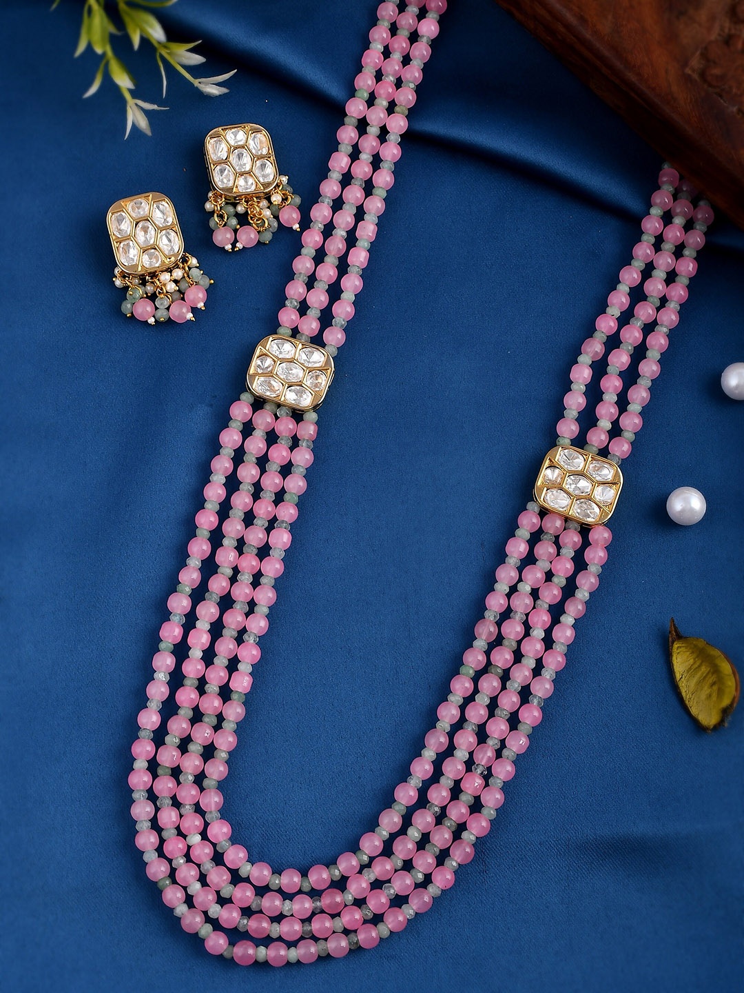 DASTOOR Women Pink & Grey Gold-Plated Kundan Studded & Beaded Jewellery Set
DASTOOR Women Pink & Grey Gold-Plated Kundan Studded & Beaded Jewellery Set