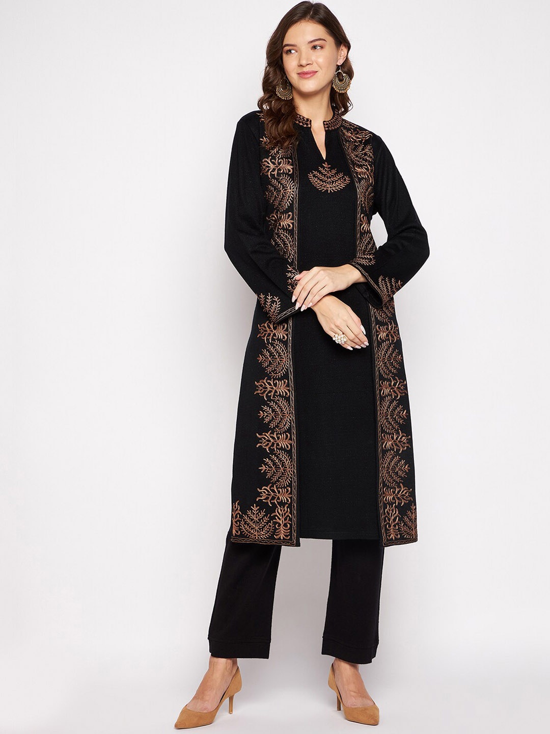 Zigo Winter Wear Women Black & Rose Gold Floral Embroidered Thread Work Kurta with Trouser
Zigo Winter Wear Women Black & Rose Gold Floral Embroidered Thread Work Kurta with Trouser