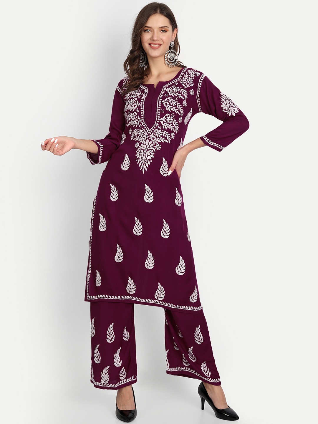 Indiankala4u Women Magenta & White Embroidered Chikankari Straight Kurta with Palazzo
Indiankala4u Women Magenta & White Embroidered Chikankari Straight Kurta with Palazzo