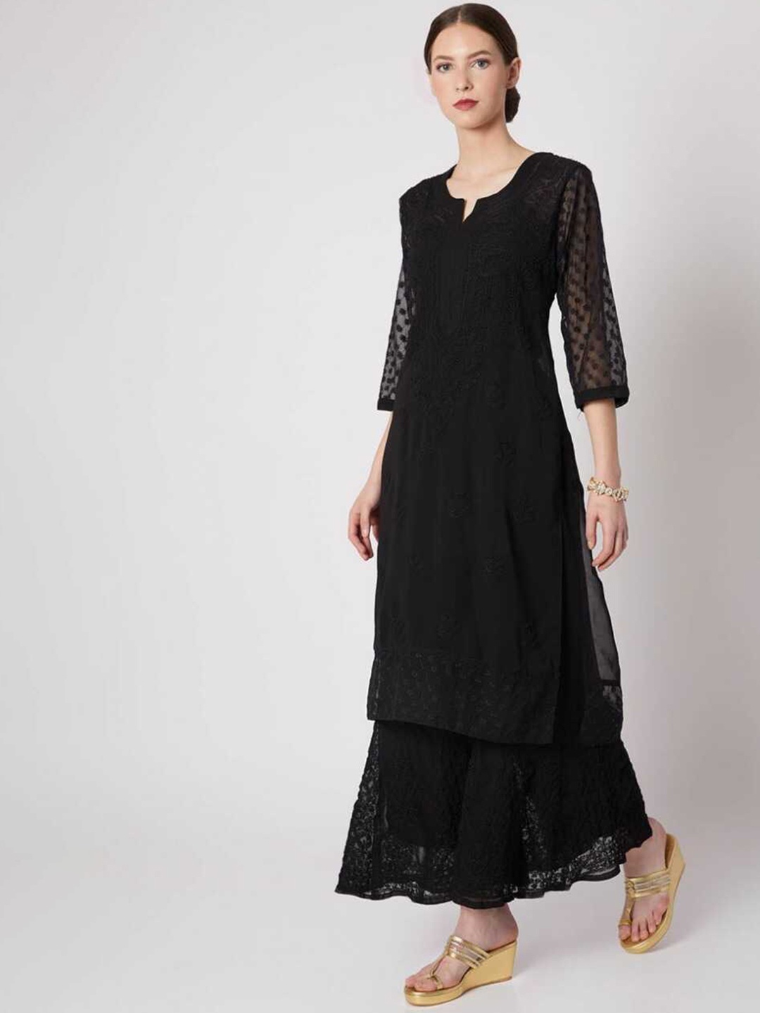 LABEL AISHWARYRIKA Women Black Ethnic Motifs Embroidered Thread Work Silk Georgette Kurta with Sharara
LABEL AISHWARYRIKA Women Black Ethnic Motifs Embroidered Thread Work Silk Georgette Kurta with Sharara