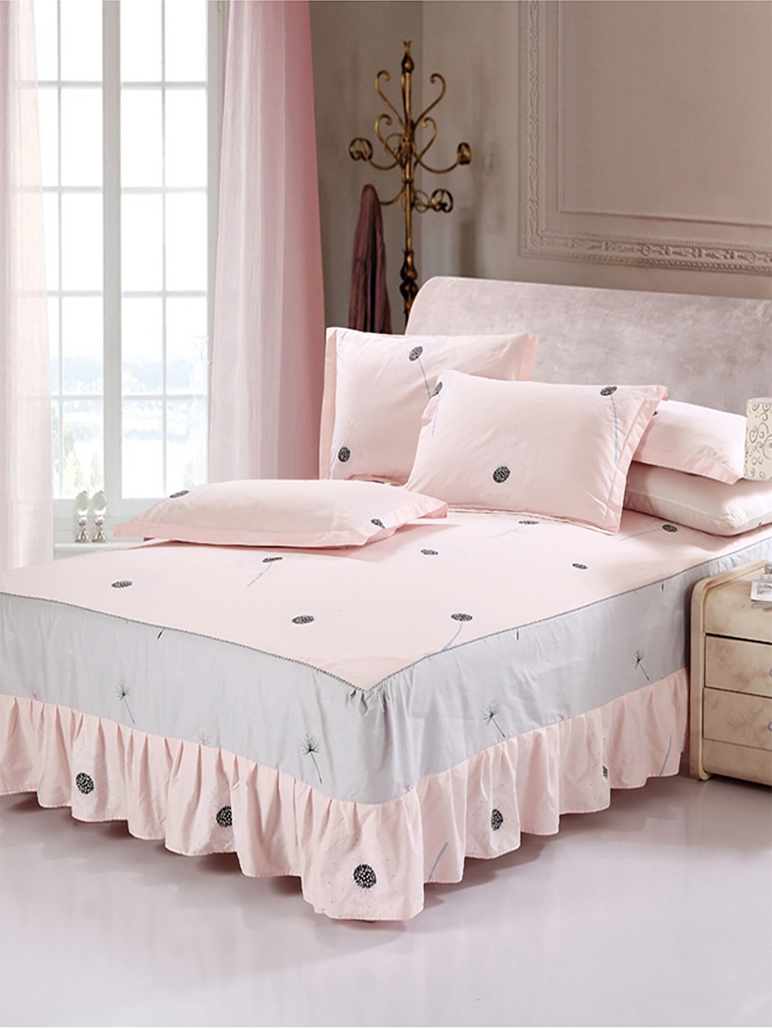 JC Collection Peach-Coloured & Grey 200 TC Cotton King Bedsheet with 2 Pillow Covers
JC Collection Peach-Coloured & Grey 200 TC Cotton King Bedsheet with 2 Pillow Covers