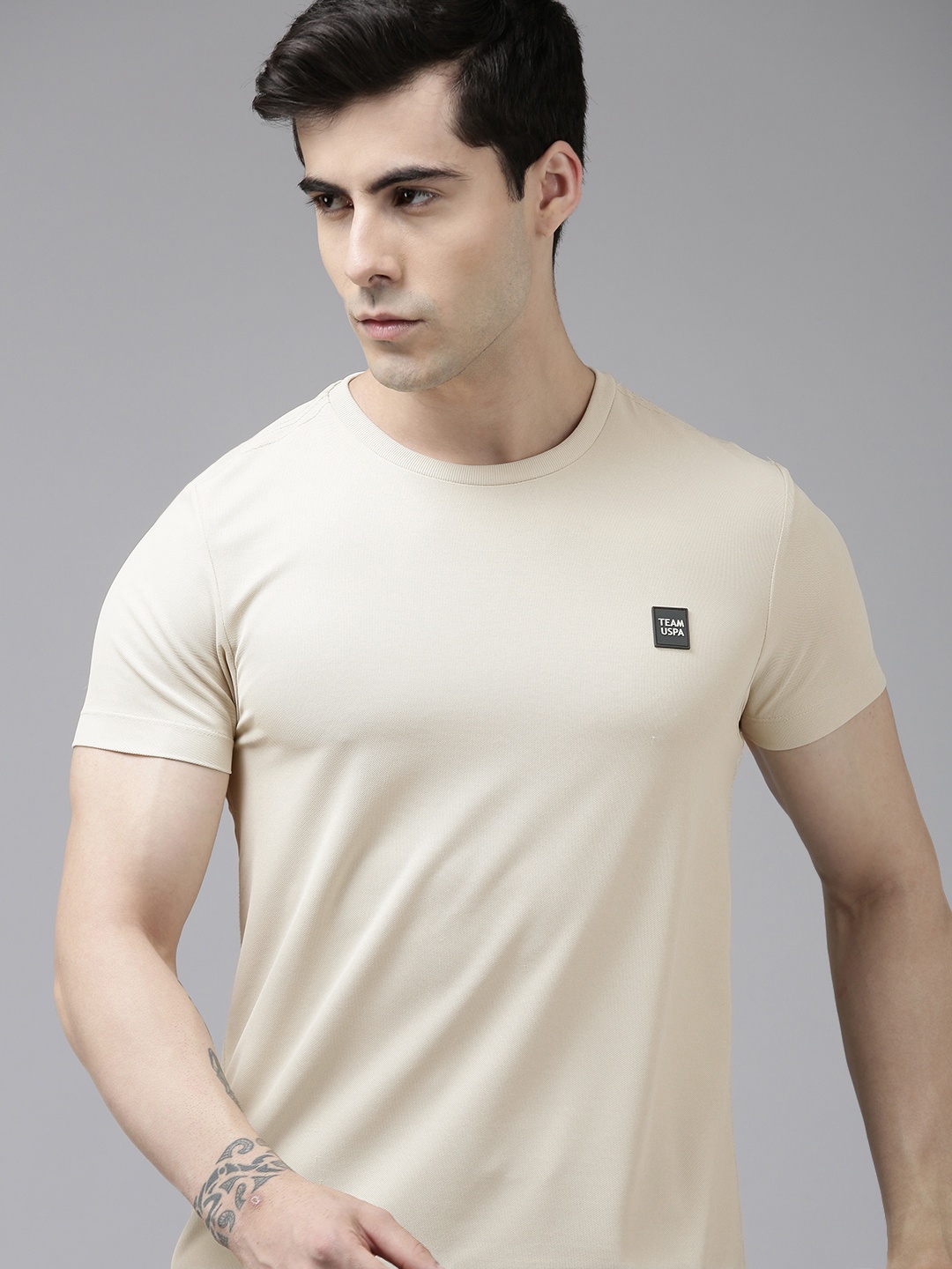 U.S. Polo Assn. Denim Co. Men Solid Brand Logo Back Embossed Knitted Slim Fit T-shirt, Off white
U.S. Polo Assn. Denim Co. Men Solid Brand Logo Back Embossed Knitted Slim Fit T-shirt, Off white