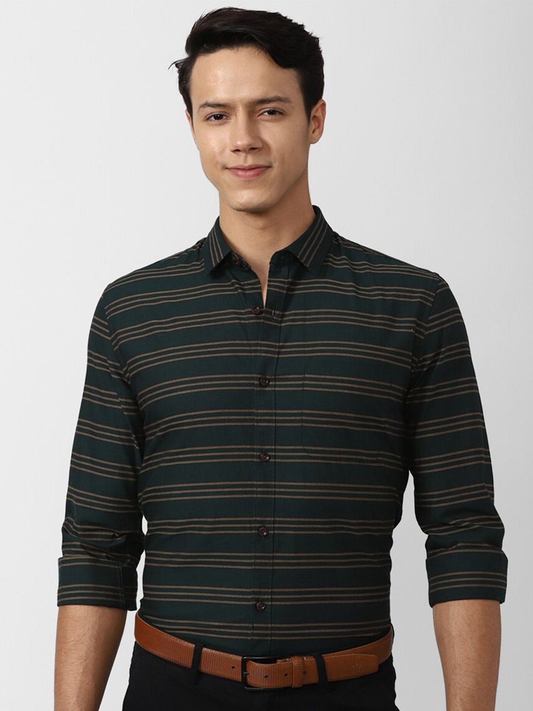 Peter England Elite Men Slim Fit Horizontal Stripes Striped Cotton Casual Shirt, Green
Peter England Elite Men Slim Fit Horizontal Stripes Striped Cotton Casual Shirt, Green