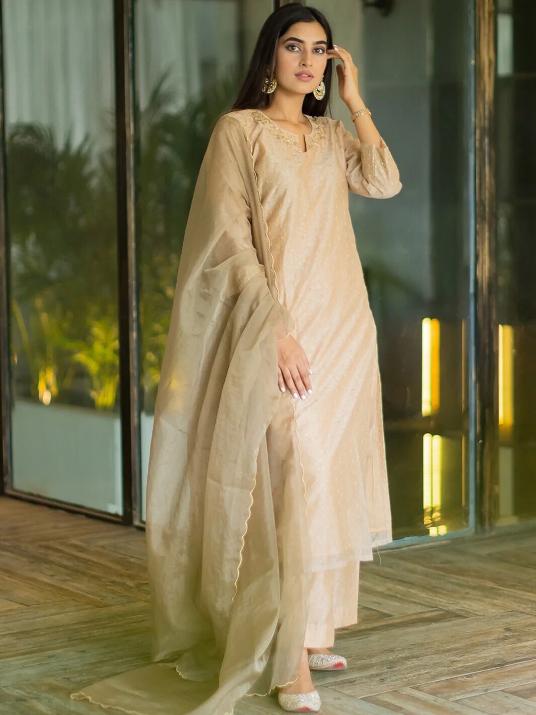 Ambraee Women Beige Beads and Stones Chanderi Cotton Kurta with Trousers With Dupatta
Ambraee Women Beige Beads and Stones Chanderi Cotton Kurta with Trousers With Dupatta
