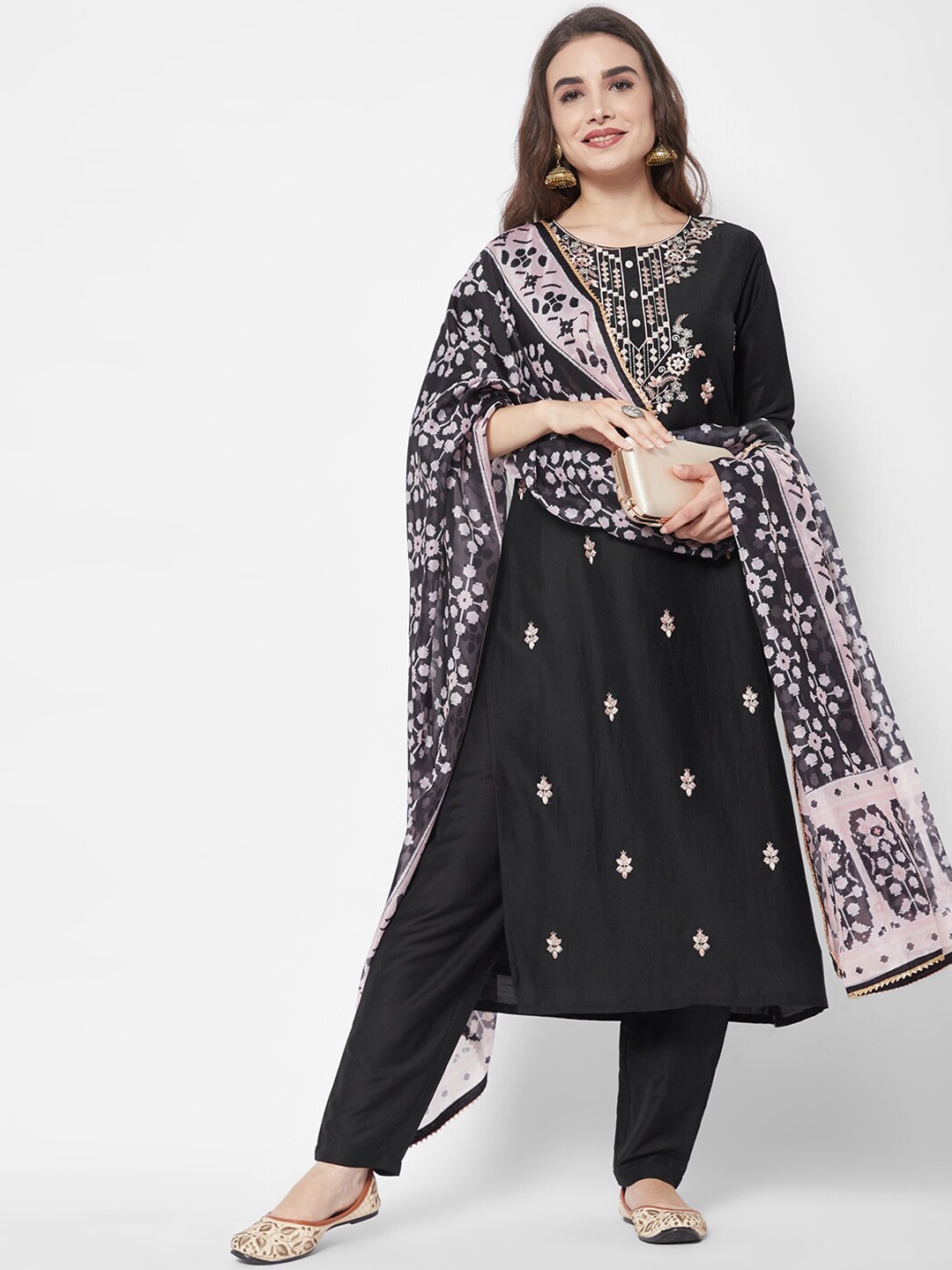 HEEPOSH Women Black Floral Embroidered Thread Work Kurta with Trousers & With Dupatta
HEEPOSH Women Black Floral Embroidered Thread Work Kurta with Trousers & With Dupatta
