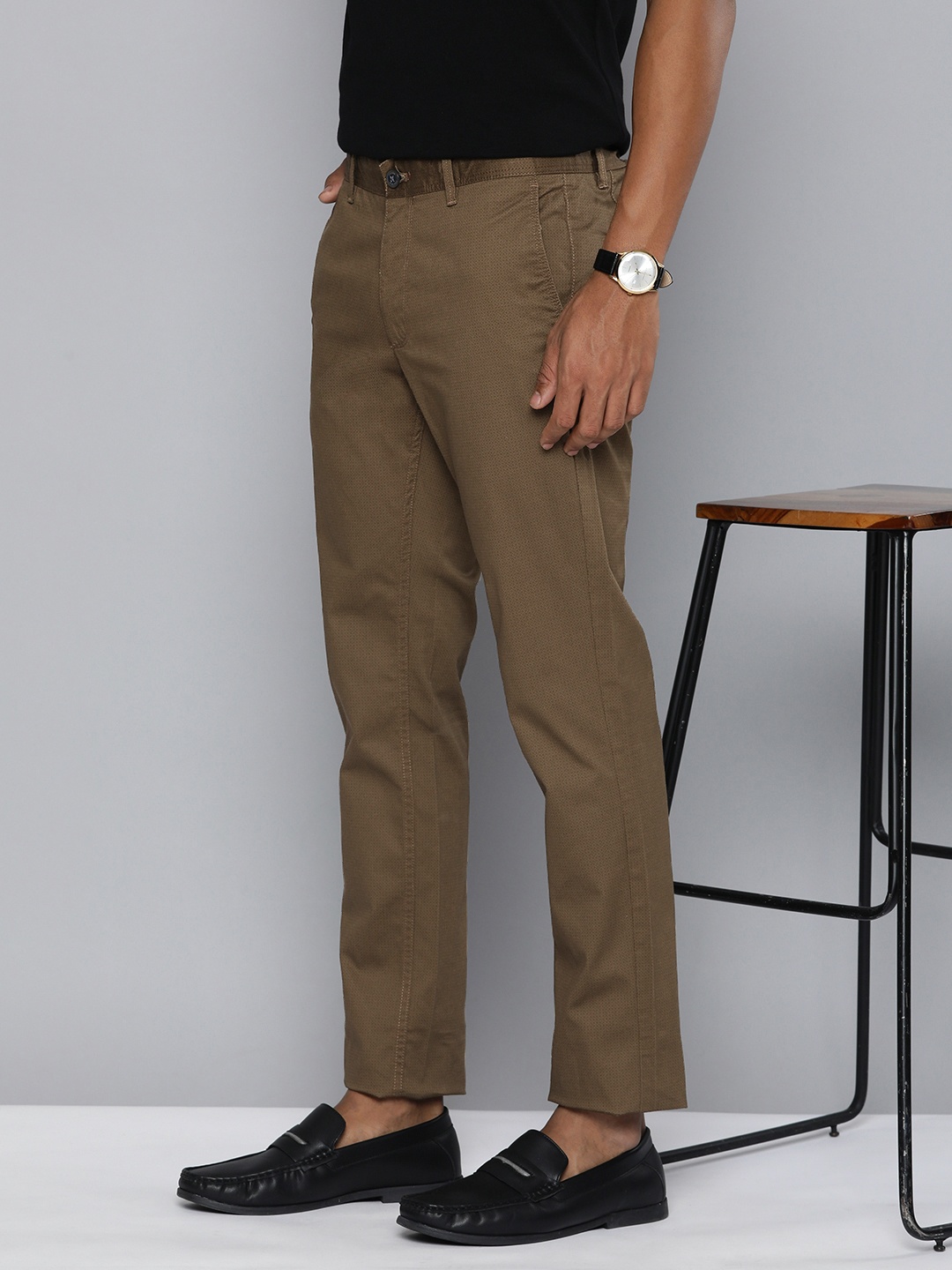 Indian Terrain Men Textured Self Design Brooklyn Slim Fit Plain Woven Flat-Front Trousers, Brown
Indian Terrain Men Textured Self Design Brooklyn Slim Fit Plain Woven Flat-Front Trousers, Brown