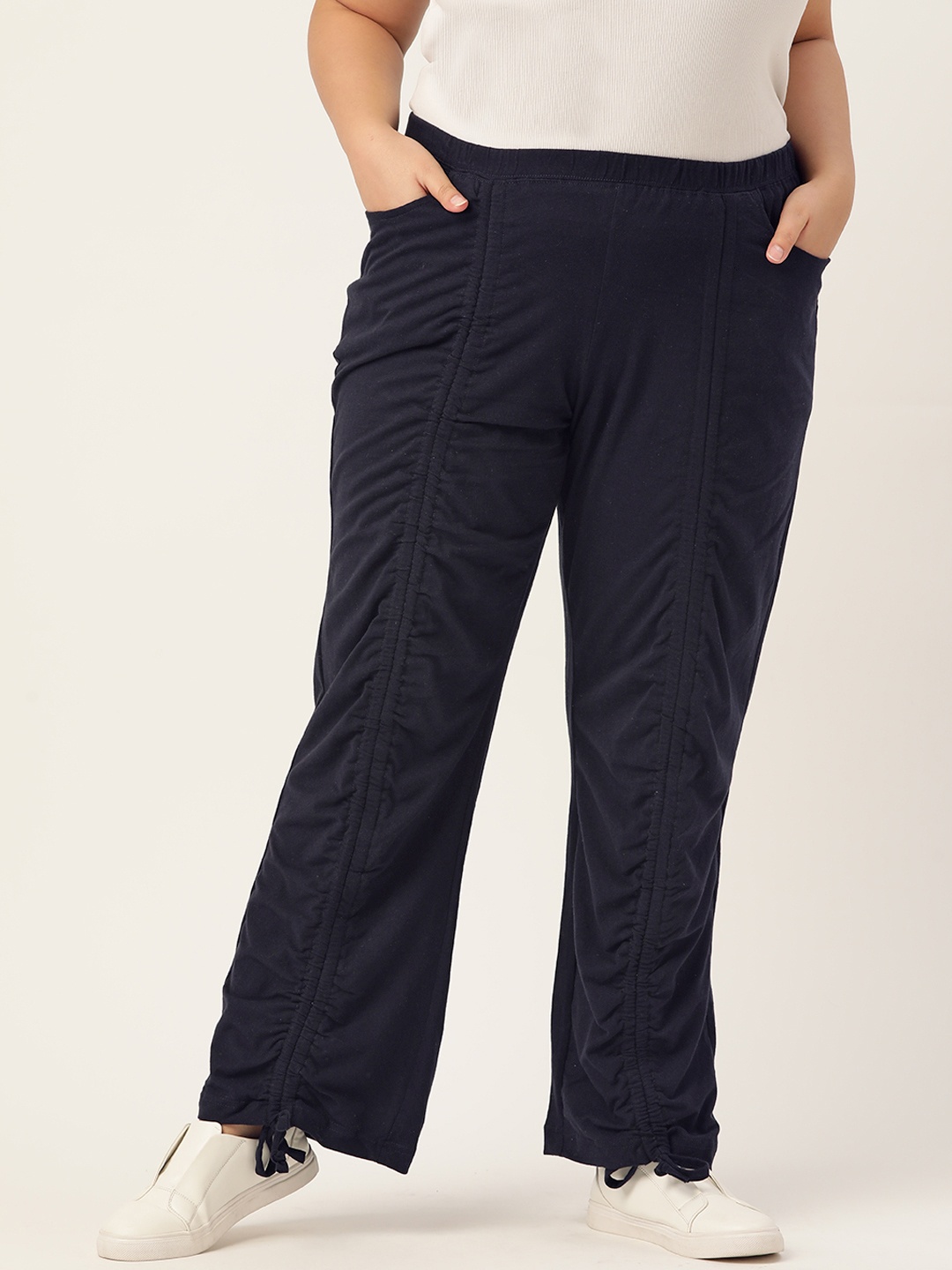 theRebelinme Plus Size Women Navy Blue Relaxed Straight Fit High-Rise Pleated Trousers
theRebelinme Plus Size Women Navy Blue Relaxed Straight Fit High-Rise Pleated Trousers