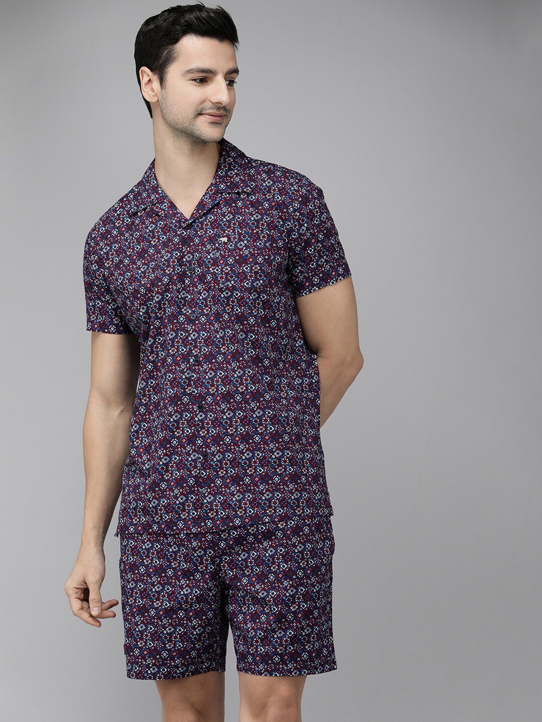 THE BEAR HOUSE Men Navy Blue & White Geometric Printed Pure Cotton Night suit
THE BEAR HOUSE Men Navy Blue & White Geometric Printed Pure Cotton Night suit