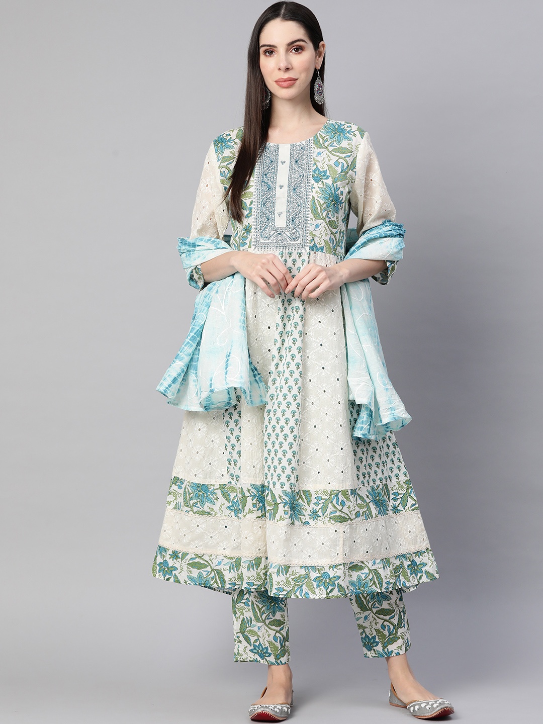 Readiprint Fashions Women Turquoise Blue Cotton Floral Print Kurta & Trousers with Dupatta
Readiprint Fashions Women Turquoise Blue Cotton Floral Print Kurta & Trousers with Dupatta