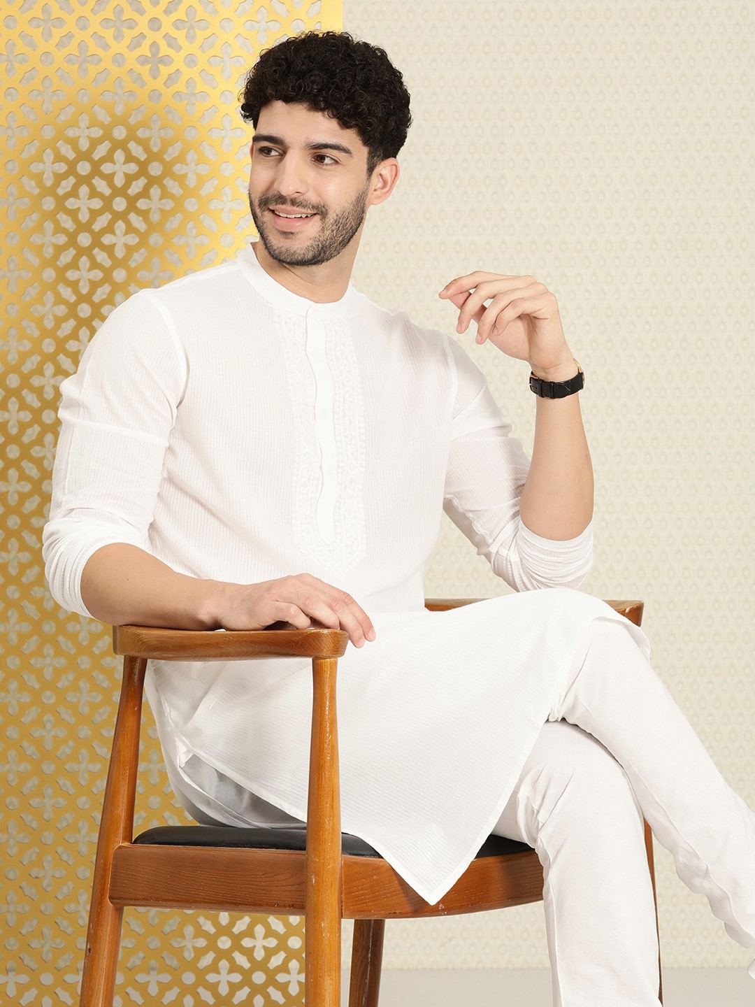 House of Pataudi Men Jashn Striped Yoke Design Thread Work Pure Cotton Kurta with Churidar, White
House of Pataudi Men Jashn Striped Yoke Design Thread Work Pure Cotton Kurta with Churidar, White