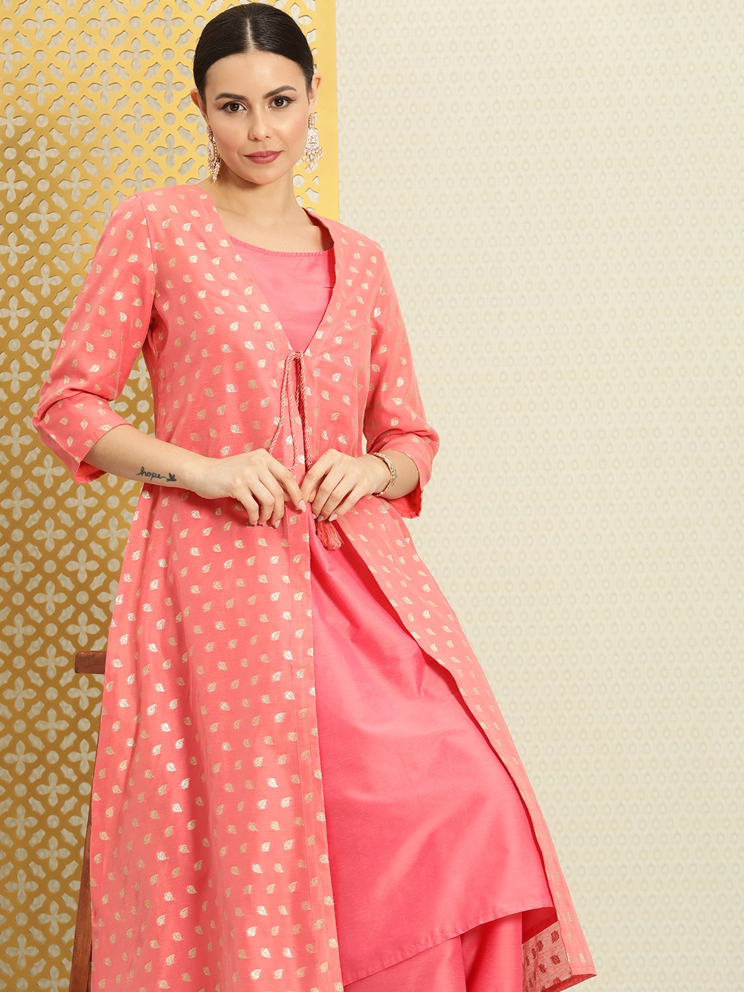 House of Pataudi Women Jashn Round Neck Sleeveless With Palazzo & Ethnic Jacket, Coral
House of Pataudi Women Jashn Round Neck Sleeveless With Palazzo & Ethnic Jacket, Coral