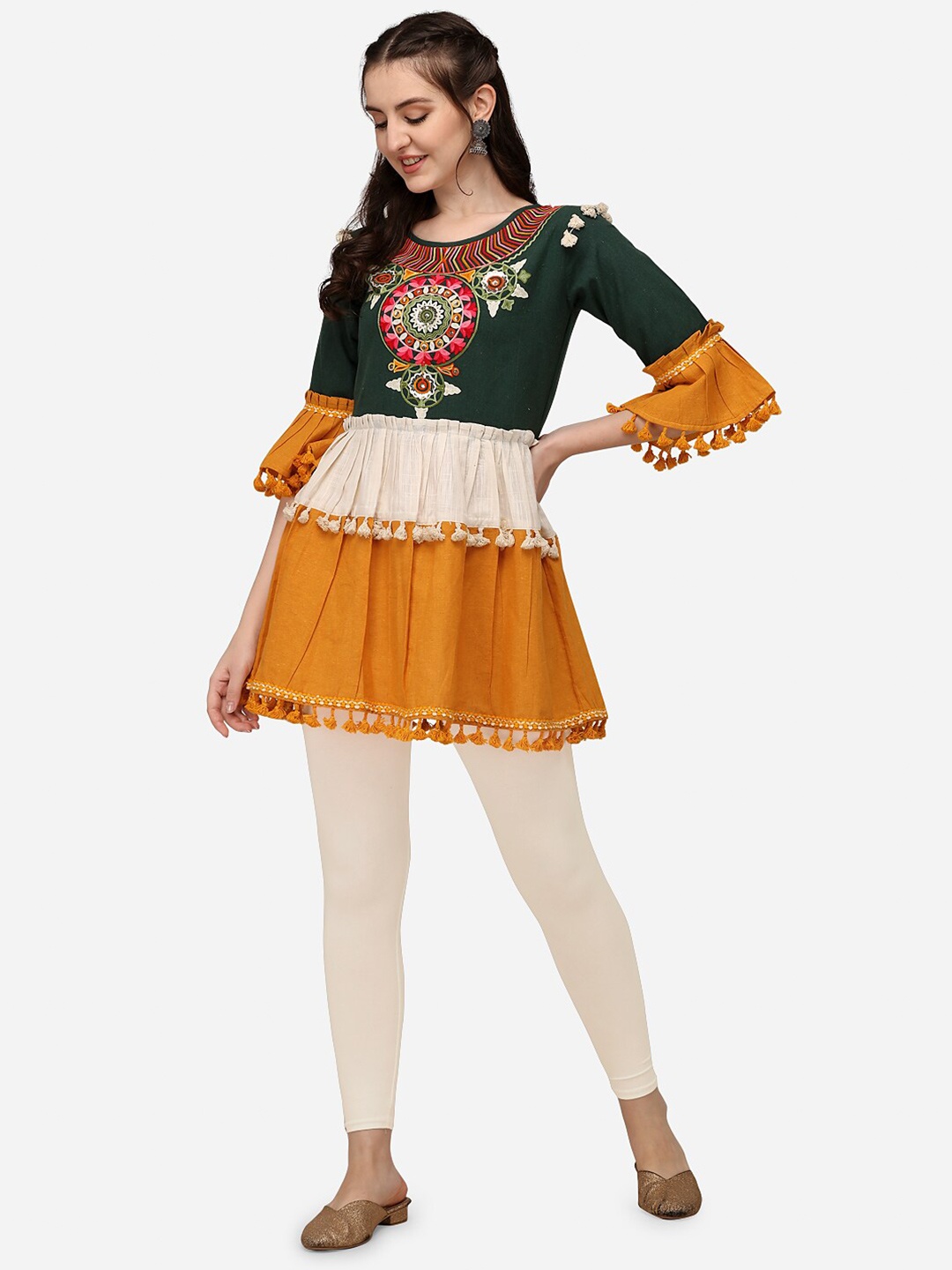 MESMORA FASHION Green & White Paisley Embroidered Pure Cotton Khadi Thread Work Kurti
MESMORA FASHION Green & White Paisley Embroidered Pure Cotton Khadi Thread Work Kurti